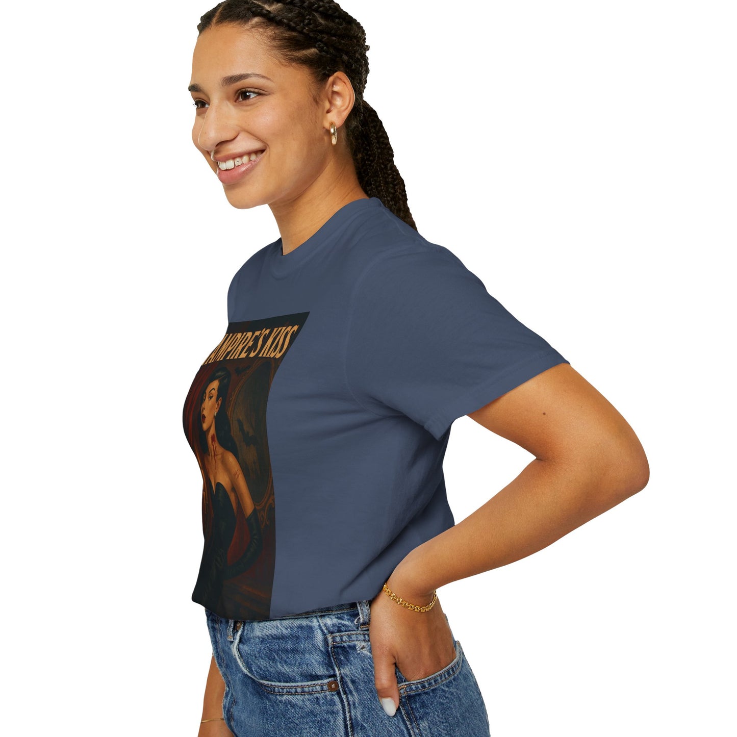 Vampire’s Kiss Halloween Unisex T-Shirt – Retro Vintage Vampire Graphic Tee, Spooky Horror Unisex Top, Gothic Scary Season Shirt - Madame Soulière