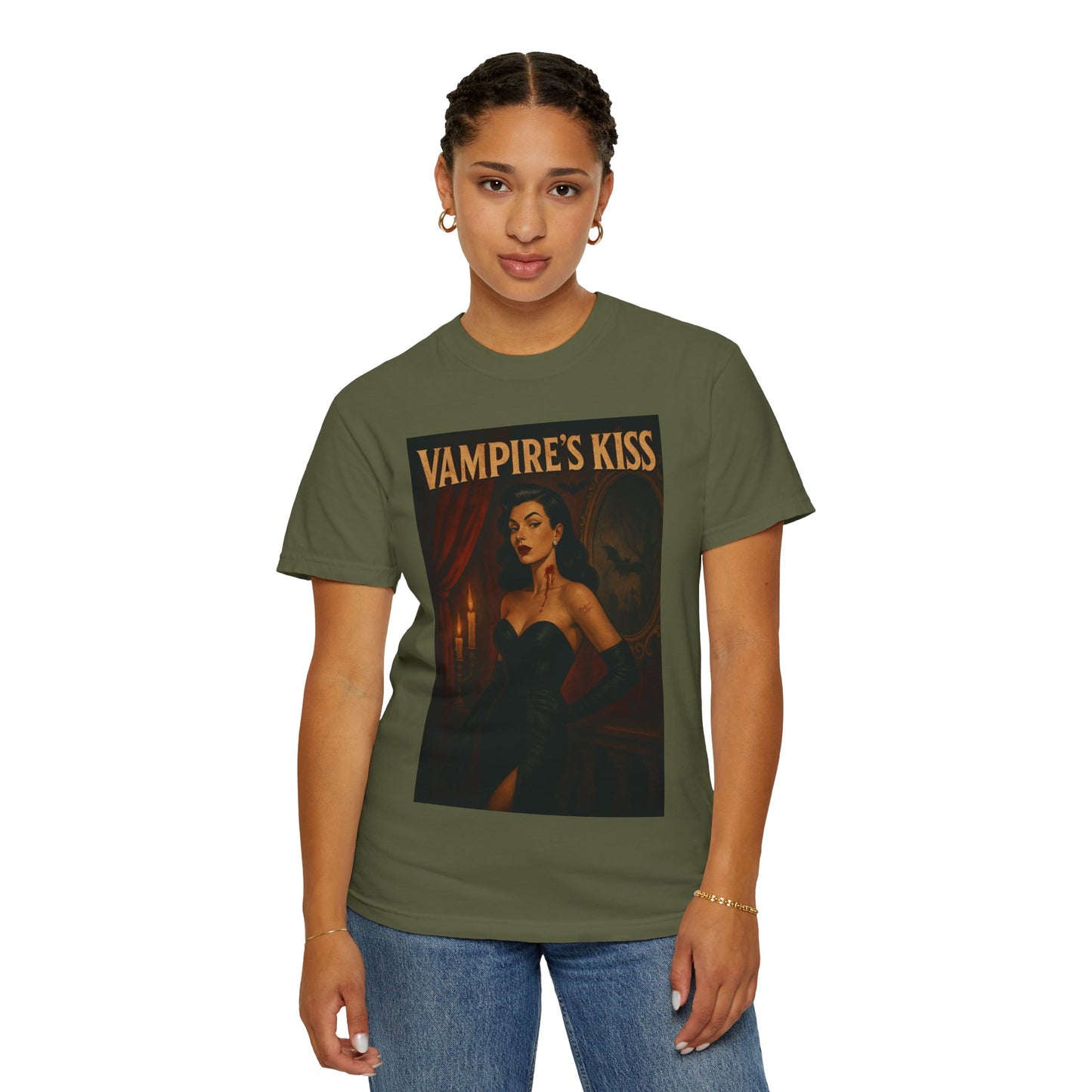 Vampire’s Kiss Halloween Unisex T-Shirt – Retro Vintage Vampire Graphic Tee, Spooky Horror Unisex Top, Gothic Scary Season Shirt - Madame Soulière