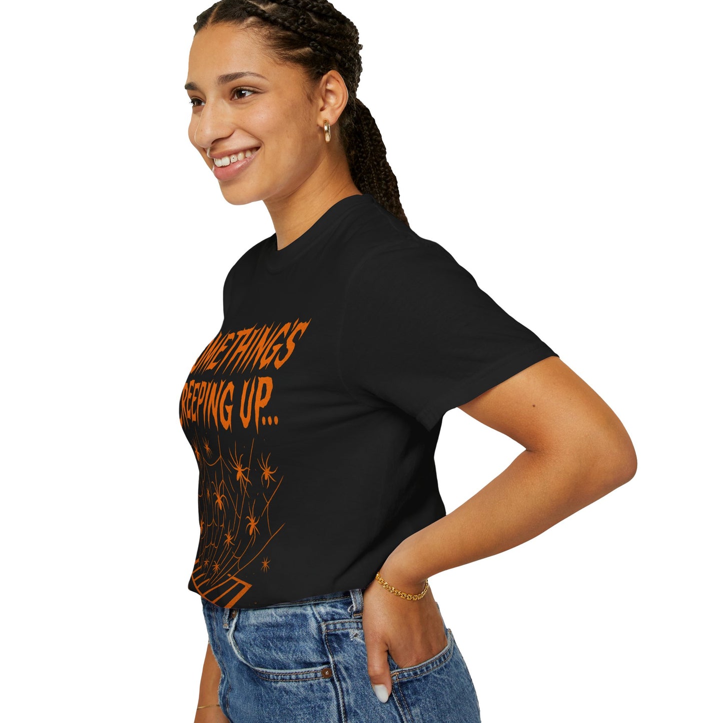 Halloween Creepy Unisex T-Shirt – Something’s Creeping Up Graphic Tee, Retro Vintage Spooky Top, Scary Season - Madame Soulière