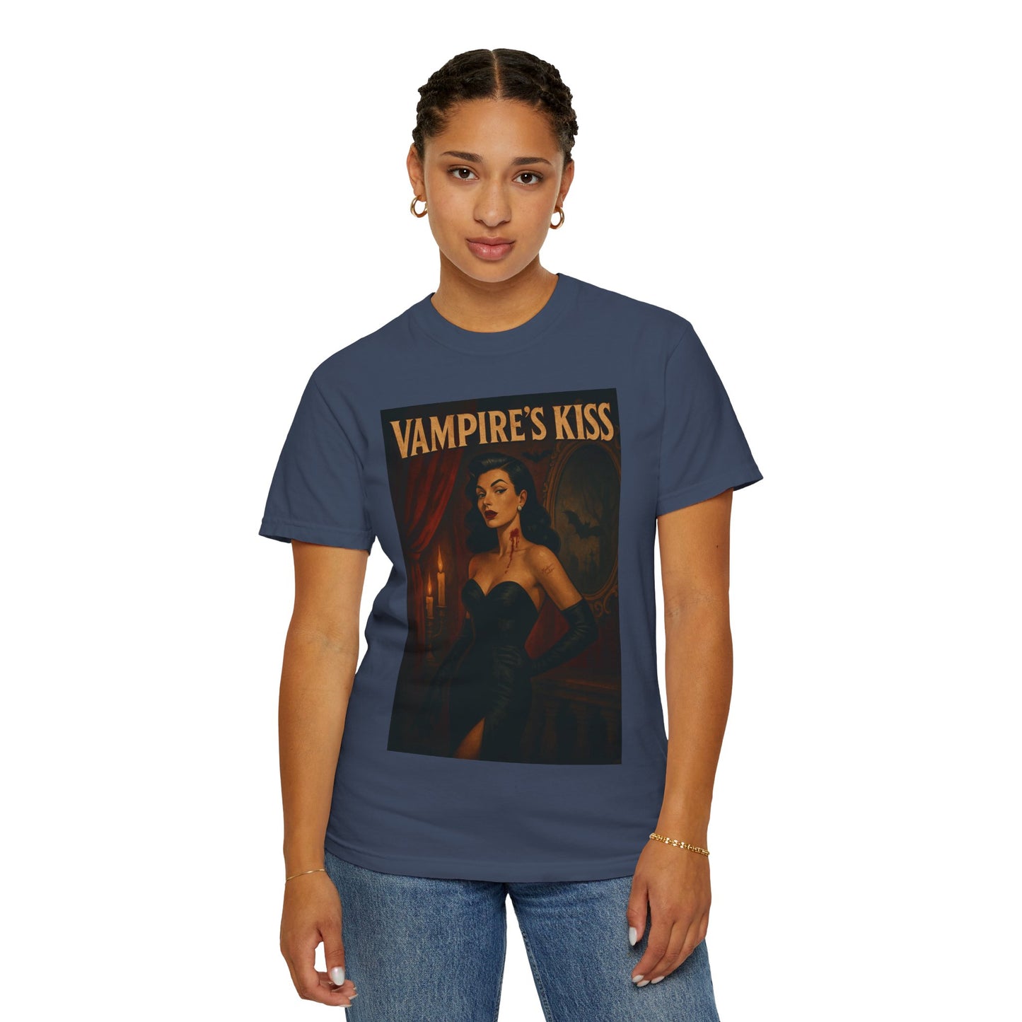 Vampire’s Kiss Halloween Unisex T-Shirt – Retro Vintage Vampire Graphic Tee, Spooky Horror Unisex Top, Gothic Scary Season Shirt - Madame Soulière