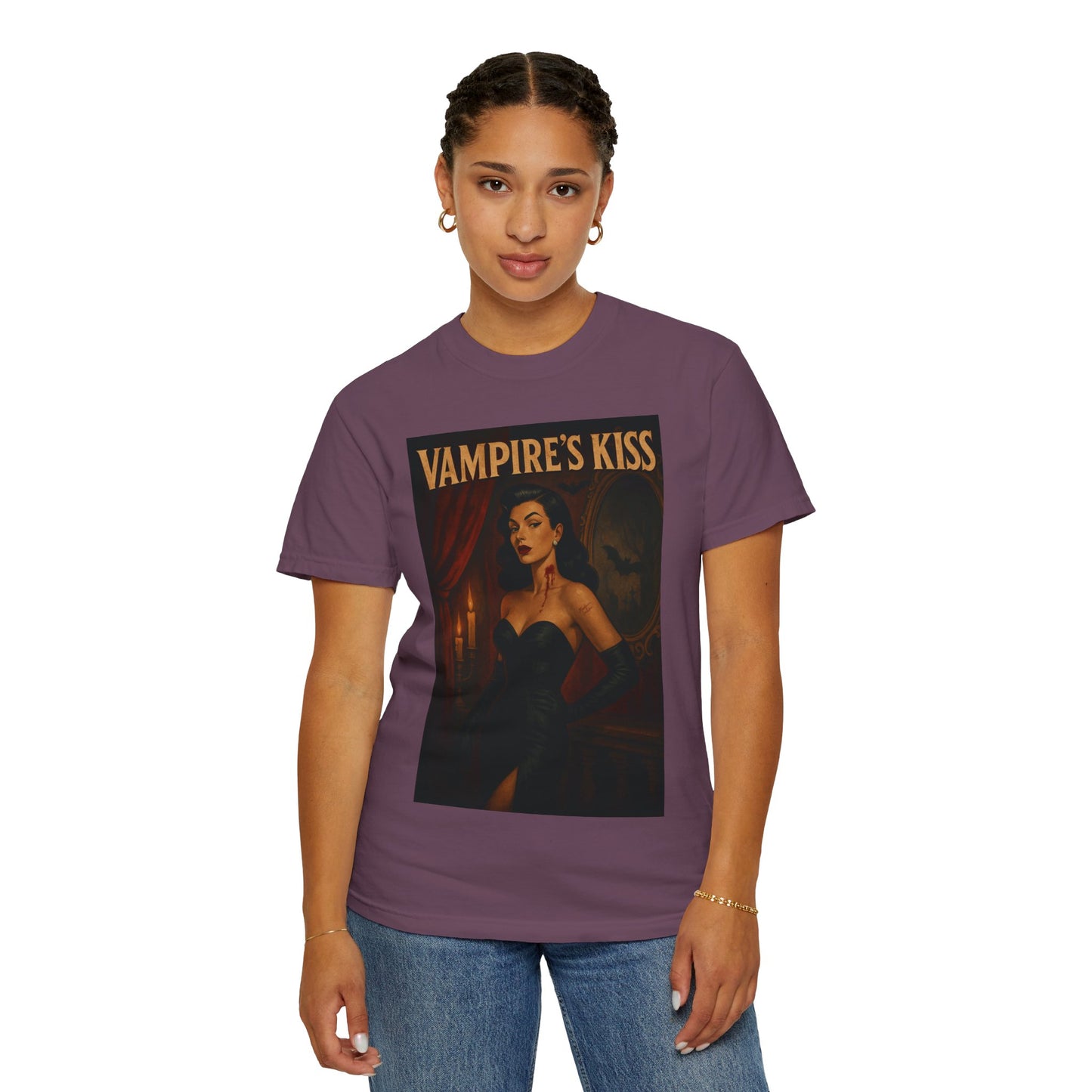 Vampire’s Kiss Halloween Unisex T-Shirt – Retro Vintage Vampire Graphic Tee, Spooky Horror Unisex Top, Gothic Scary Season Shirt - Madame Soulière