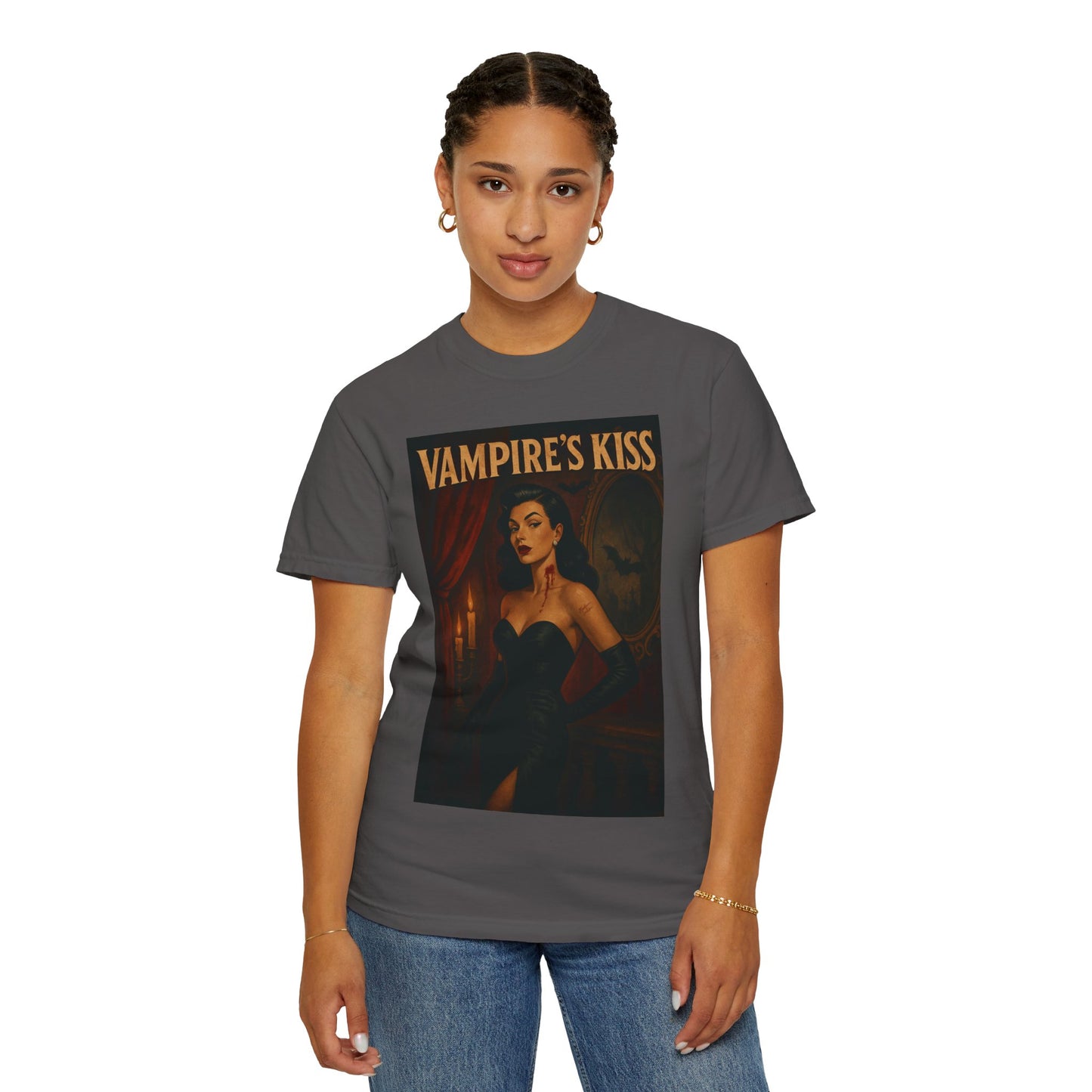 Vampire’s Kiss Halloween Unisex T-Shirt – Retro Vintage Vampire Graphic Tee, Spooky Horror Unisex Top, Gothic Scary Season Shirt - Madame Soulière