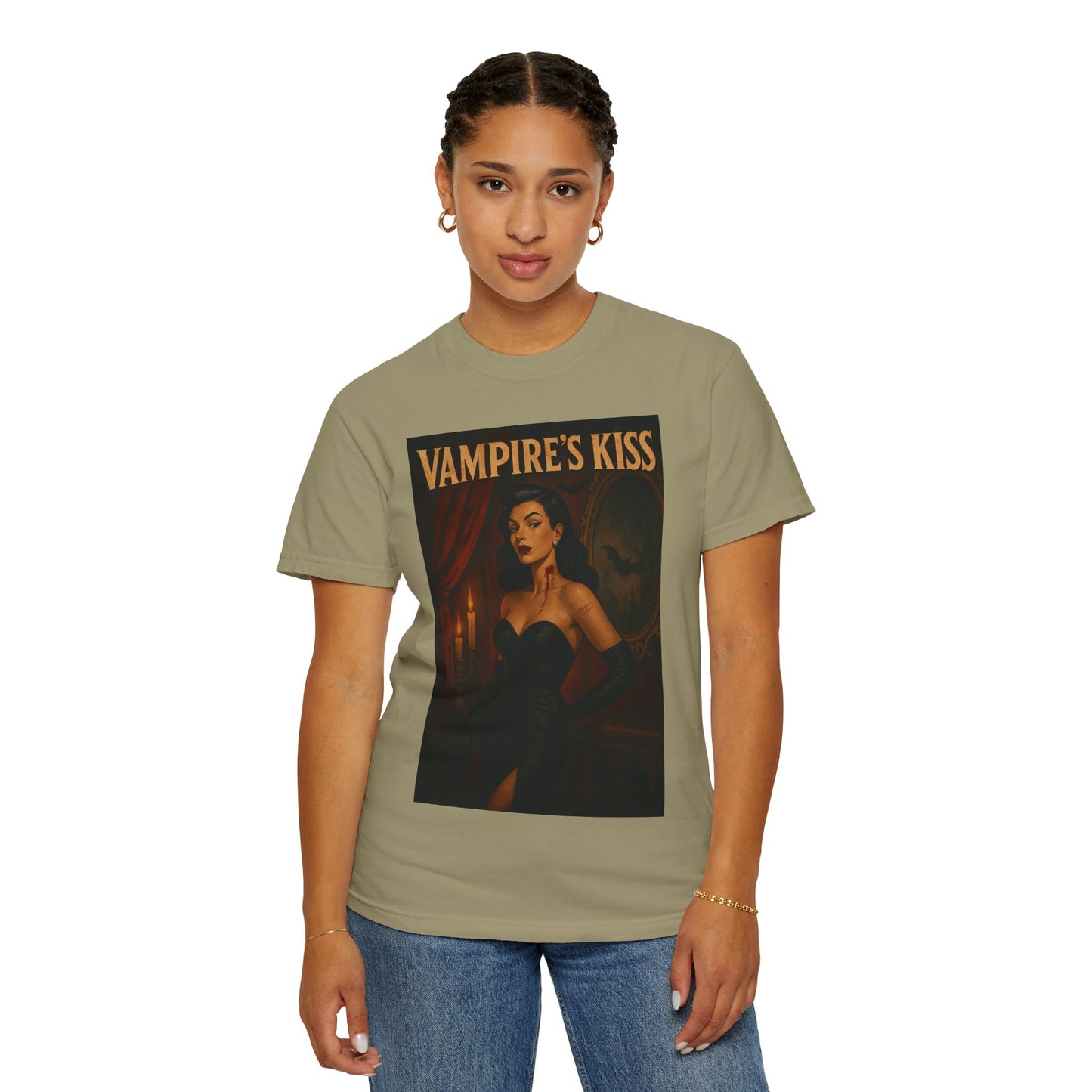 Vampire’s Kiss Halloween Unisex T-Shirt – Retro Vintage Vampire Graphic Tee, Spooky Horror Unisex Top, Gothic Scary Season Shirt - Madame Soulière