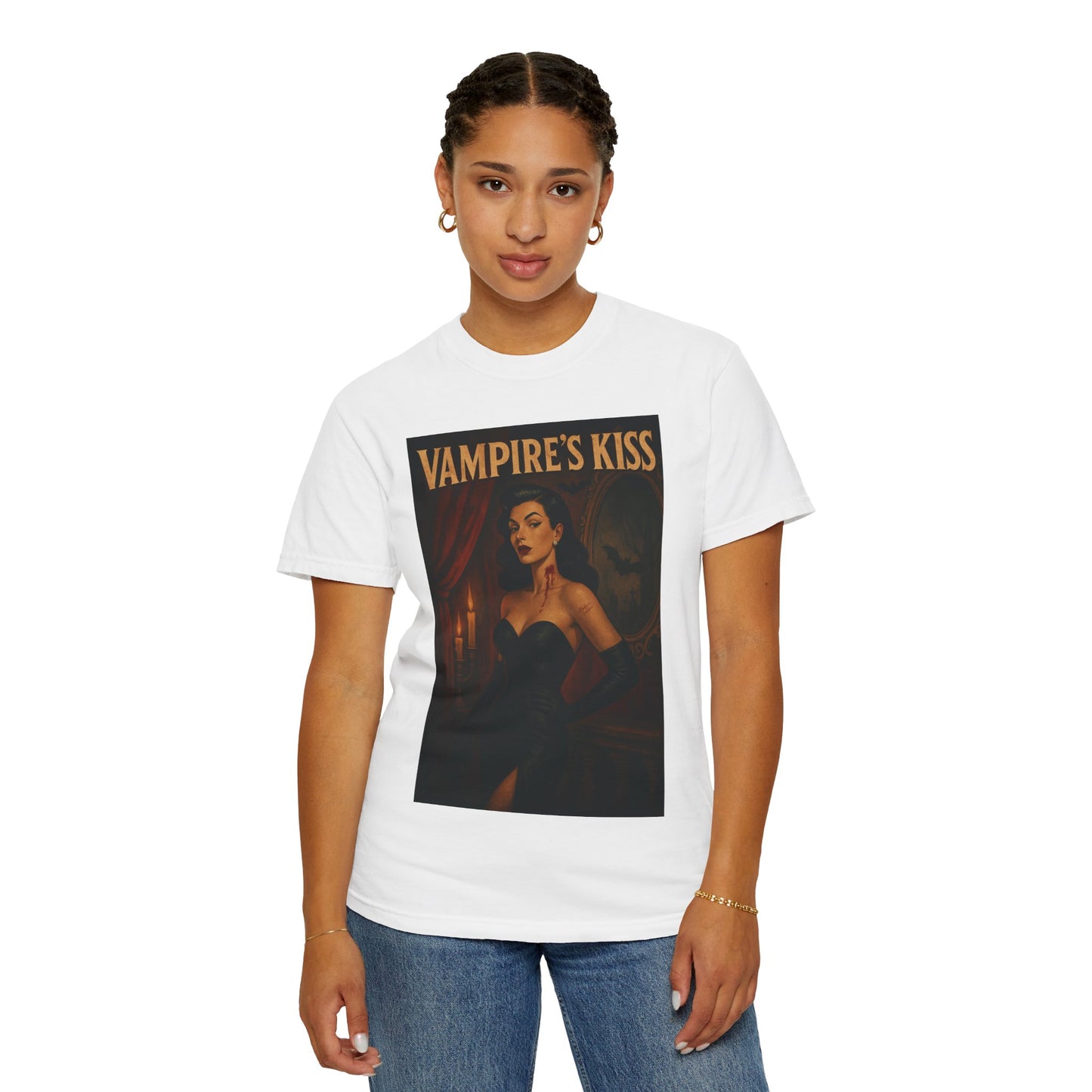 Vampire’s Kiss Halloween Unisex T-Shirt – Retro Vintage Vampire Graphic Tee, Spooky Horror Unisex Top, Gothic Scary Season Shirt - Madame Soulière
