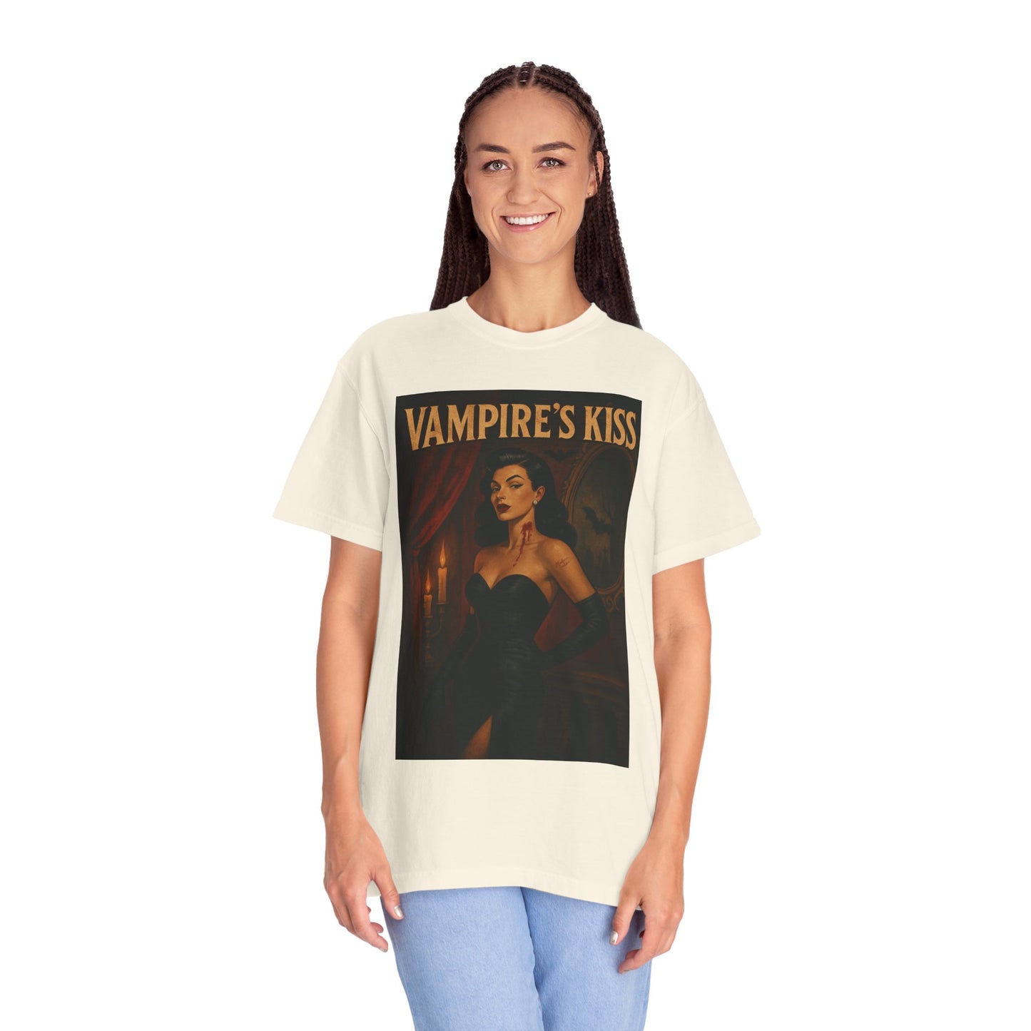 Vampire’s Kiss Halloween Unisex T-Shirt – Retro Vintage Vampire Graphic Tee, Spooky Horror Unisex Top, Gothic Scary Season Shirt - Madame Soulière
