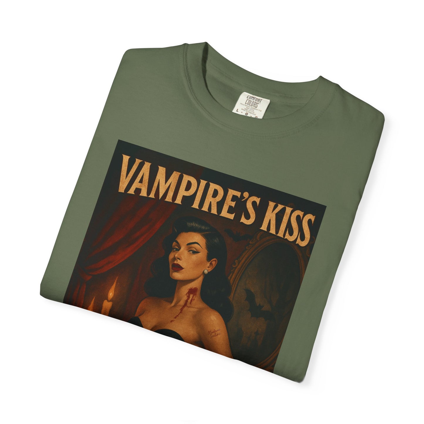 Vampire’s Kiss Halloween Unisex T-Shirt – Retro Vintage Vampire Graphic Tee, Spooky Horror Unisex Top, Gothic Scary Season Shirt - Madame Soulière