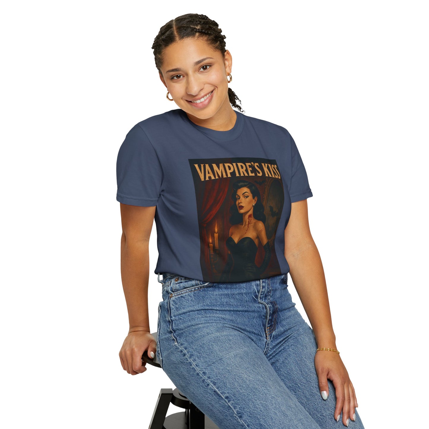 Vampire’s Kiss Halloween Unisex T-Shirt – Retro Vintage Vampire Graphic Tee, Spooky Horror Unisex Top, Gothic Scary Season Shirt - Madame Soulière