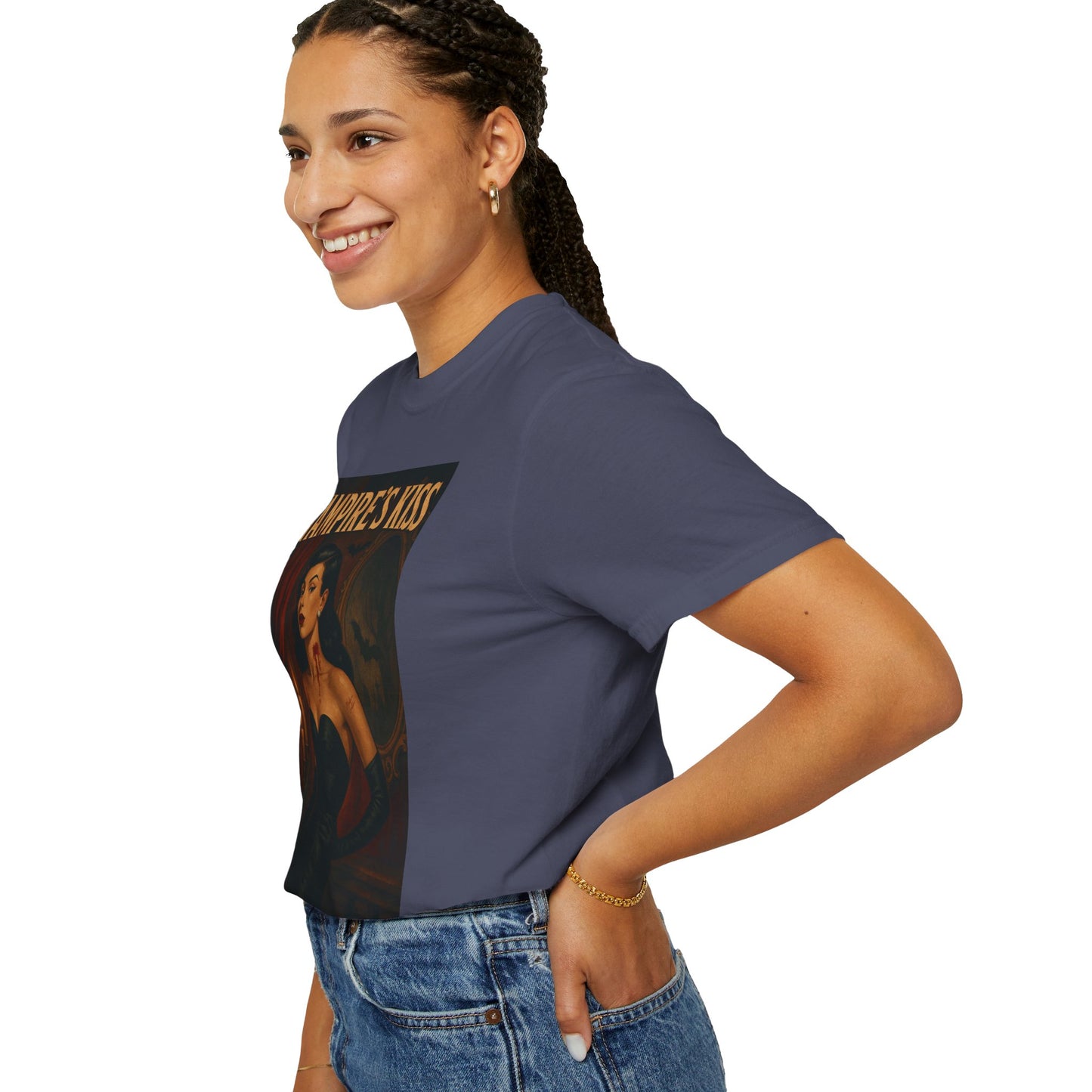 Vampire’s Kiss Halloween Unisex T-Shirt – Retro Vintage Vampire Graphic Tee, Spooky Horror Unisex Top, Gothic Scary Season Shirt - Madame Soulière