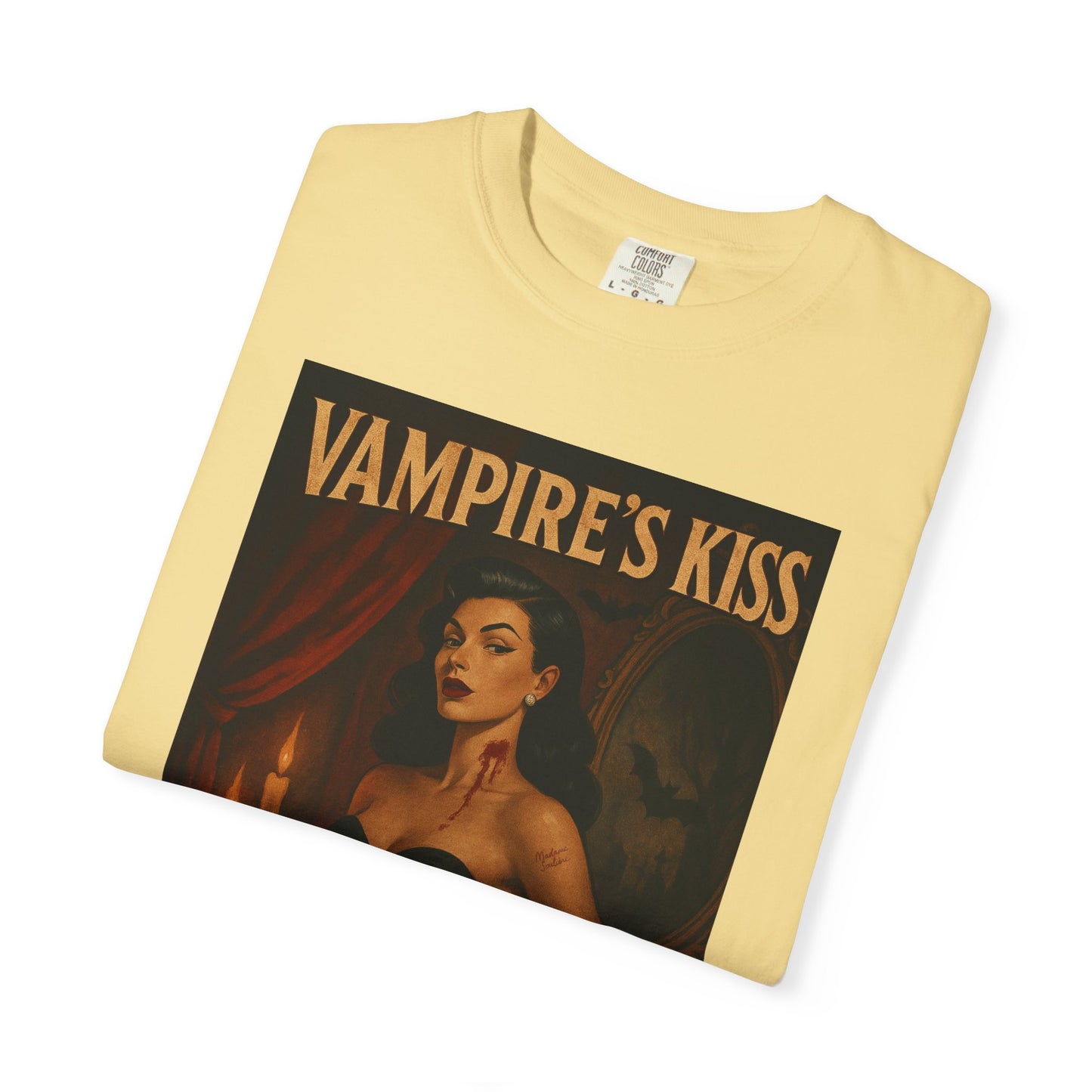 Vampire’s Kiss Halloween Unisex T-Shirt – Retro Vintage Vampire Graphic Tee, Spooky Horror Unisex Top, Gothic Scary Season Shirt - Madame Soulière