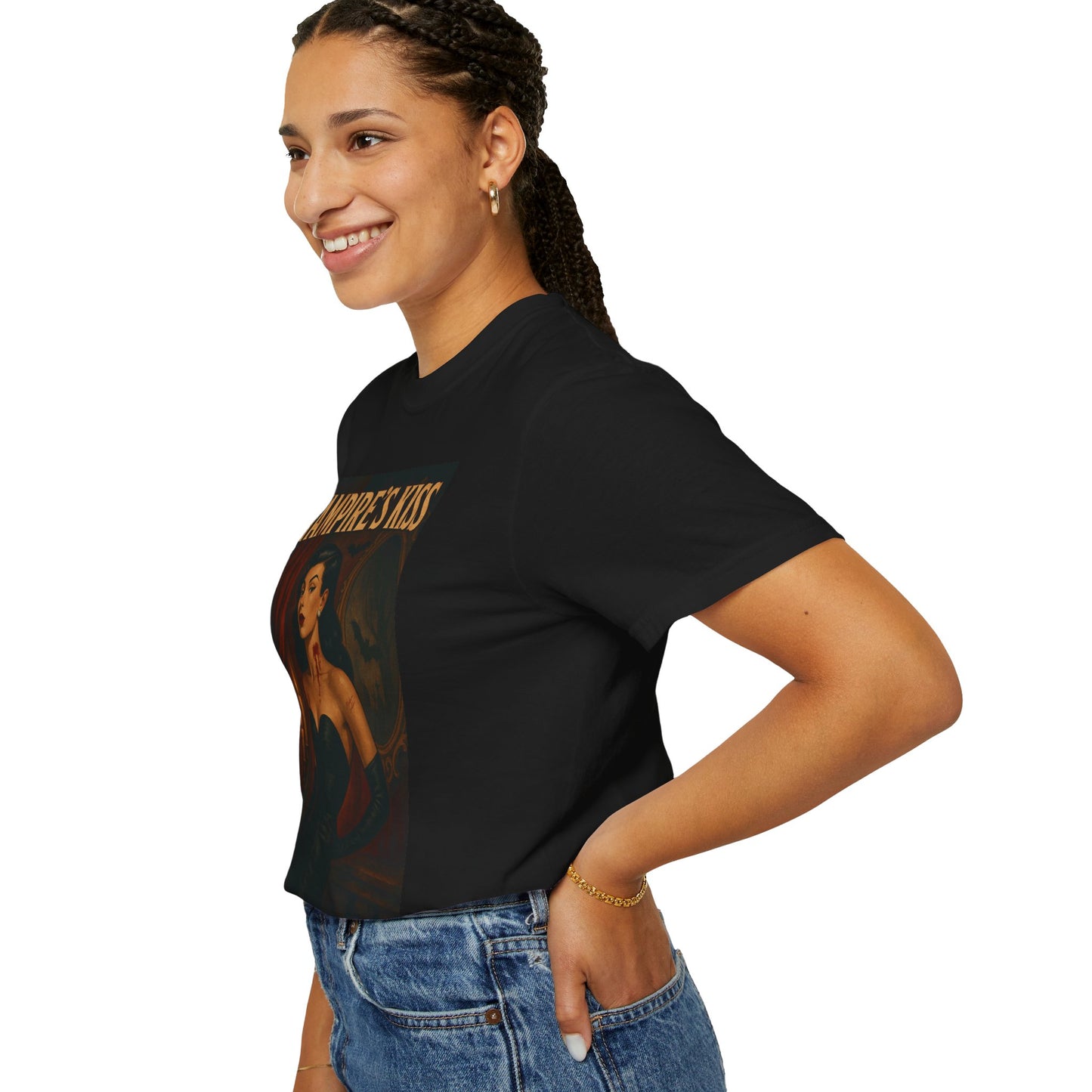 Vampire’s Kiss Halloween Unisex T-Shirt – Retro Vintage Vampire Graphic Tee, Spooky Horror Unisex Top, Gothic Scary Season Shirt - Madame Soulière