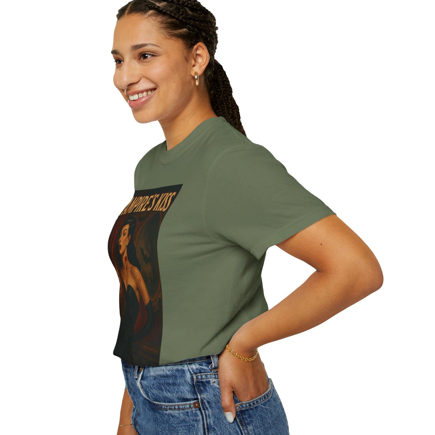 Vampire’s Kiss Halloween Unisex T-Shirt – Retro Vintage Vampire Graphic Tee, Spooky Horror Unisex Top, Gothic Scary Season Shirt - Madame Soulière