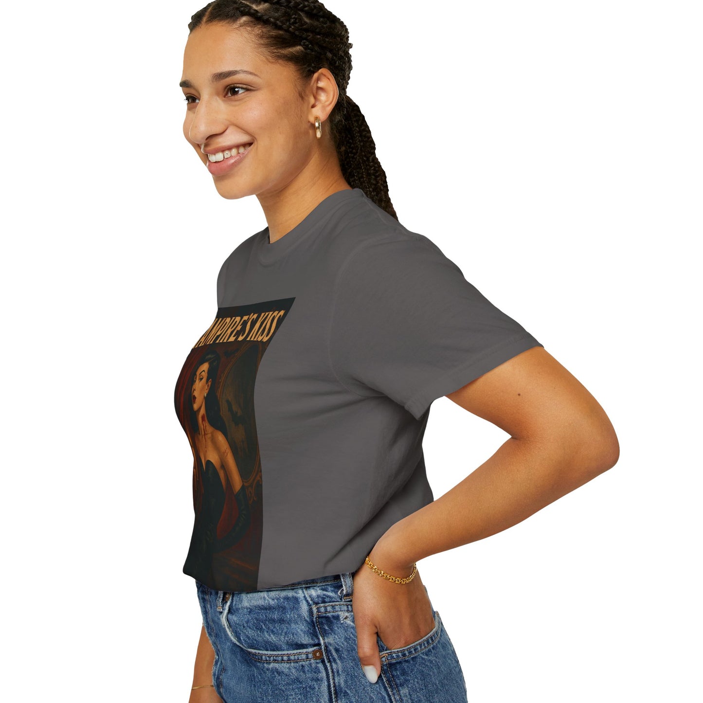 Vampire’s Kiss Halloween Unisex T-Shirt – Retro Vintage Vampire Graphic Tee, Spooky Horror Unisex Top, Gothic Scary Season Shirt - Madame Soulière