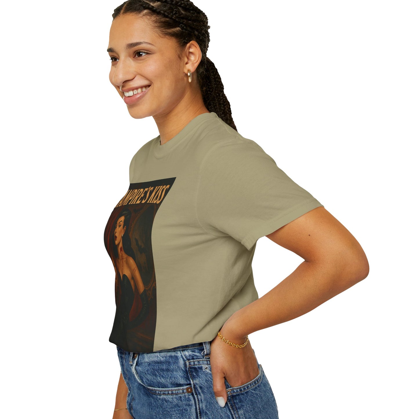 Vampire’s Kiss Halloween Unisex T-Shirt – Retro Vintage Vampire Graphic Tee, Spooky Horror Unisex Top, Gothic Scary Season Shirt - Madame Soulière