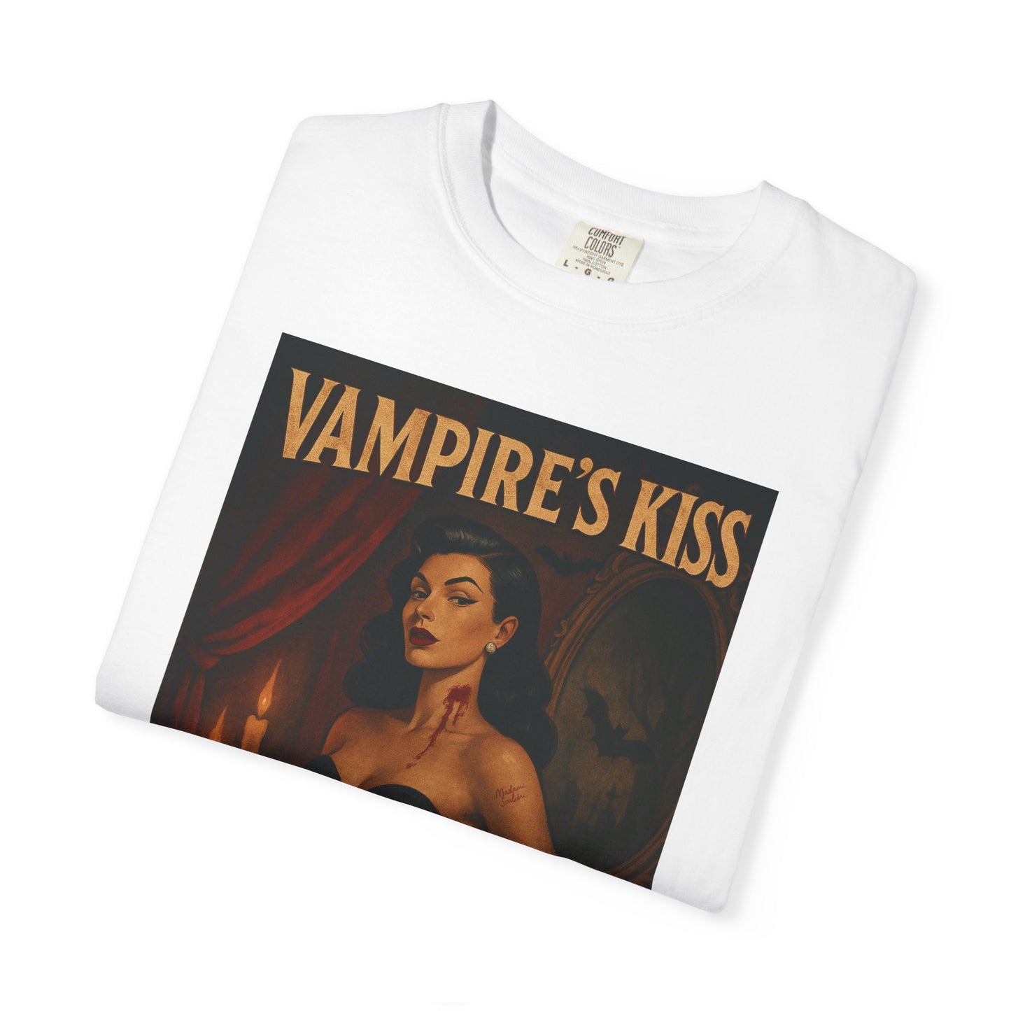 Vampire’s Kiss Halloween Unisex T-Shirt – Retro Vintage Vampire Graphic Tee, Spooky Horror Unisex Top, Gothic Scary Season Shirt - Madame Soulière