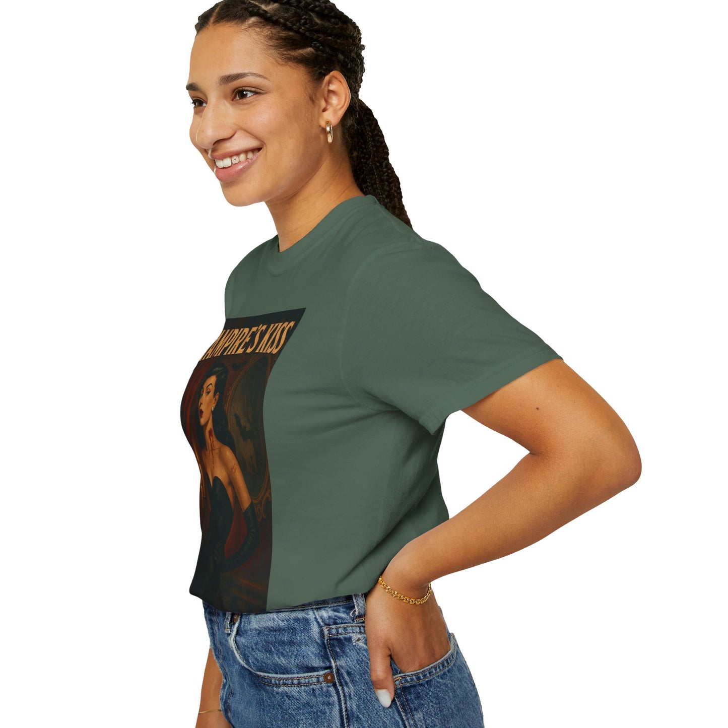 Vampire’s Kiss Halloween Unisex T-Shirt – Retro Vintage Vampire Graphic Tee, Spooky Horror Unisex Top, Gothic Scary Season Shirt - Madame Soulière