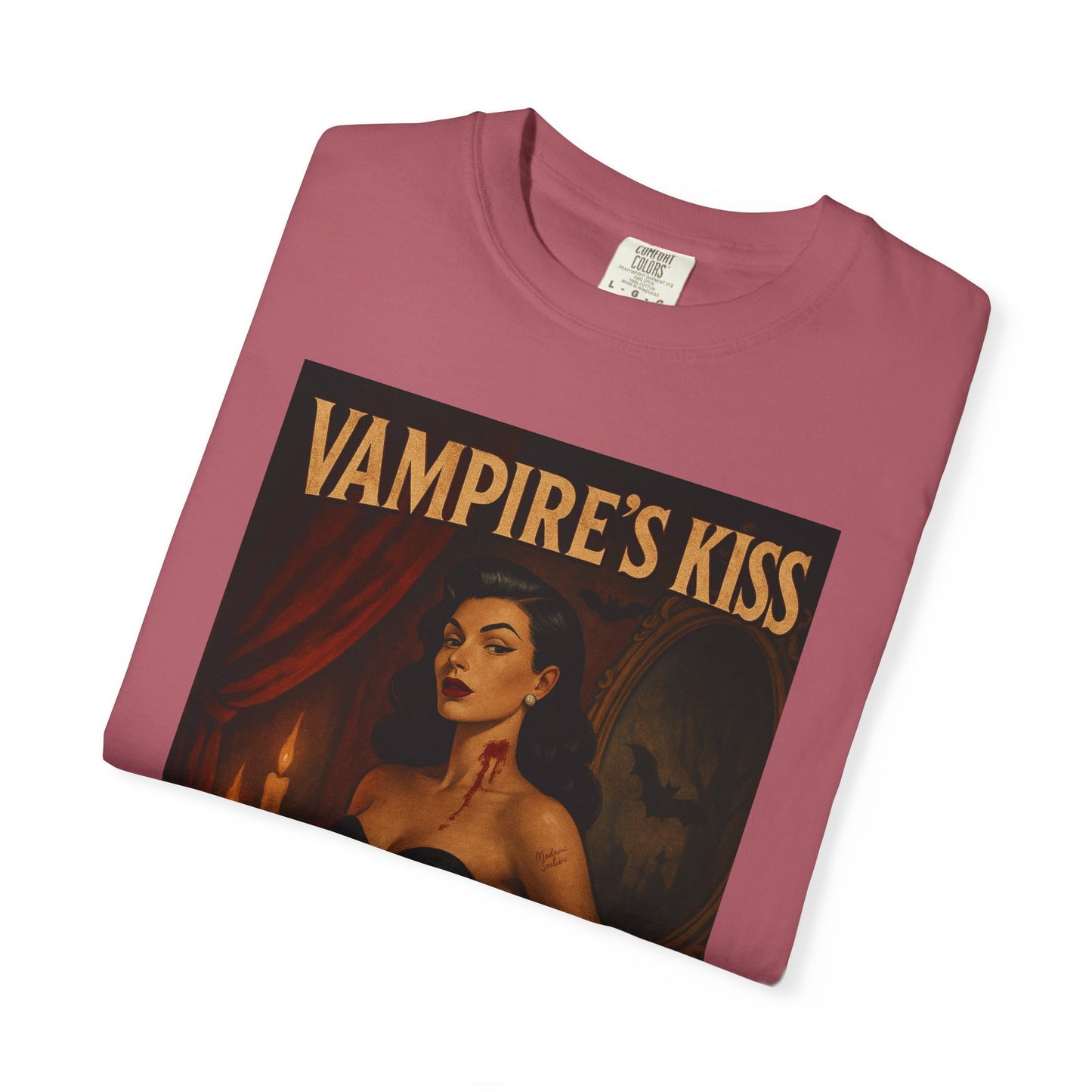 Vampire’s Kiss Halloween Unisex T-Shirt – Retro Vintage Vampire Graphic Tee, Spooky Horror Unisex Top, Gothic Scary Season Shirt - Madame Soulière