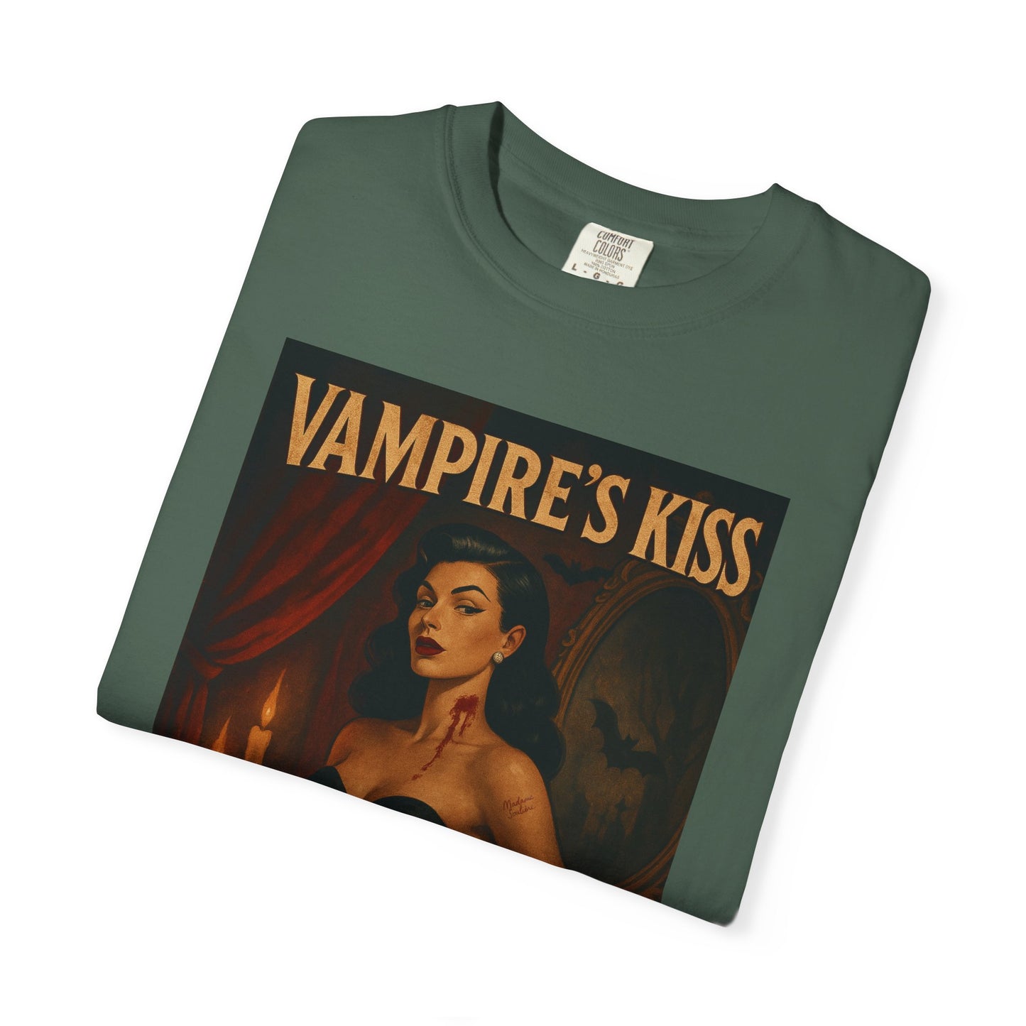 Vampire’s Kiss Halloween Unisex T-Shirt – Retro Vintage Vampire Graphic Tee, Spooky Horror Unisex Top, Gothic Scary Season Shirt - Madame Soulière