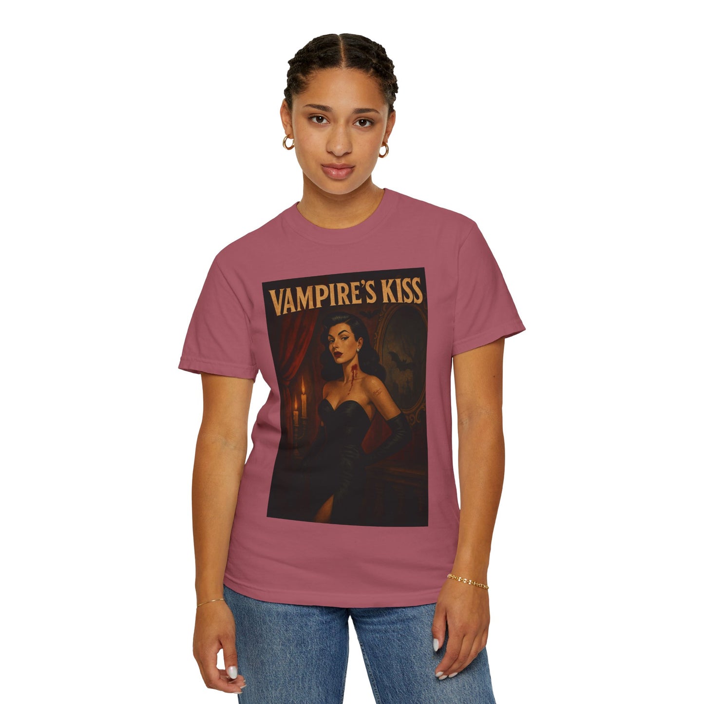 Vampire’s Kiss Halloween Unisex T-Shirt – Retro Vintage Vampire Graphic Tee, Spooky Horror Unisex Top, Gothic Scary Season Shirt - Madame Soulière