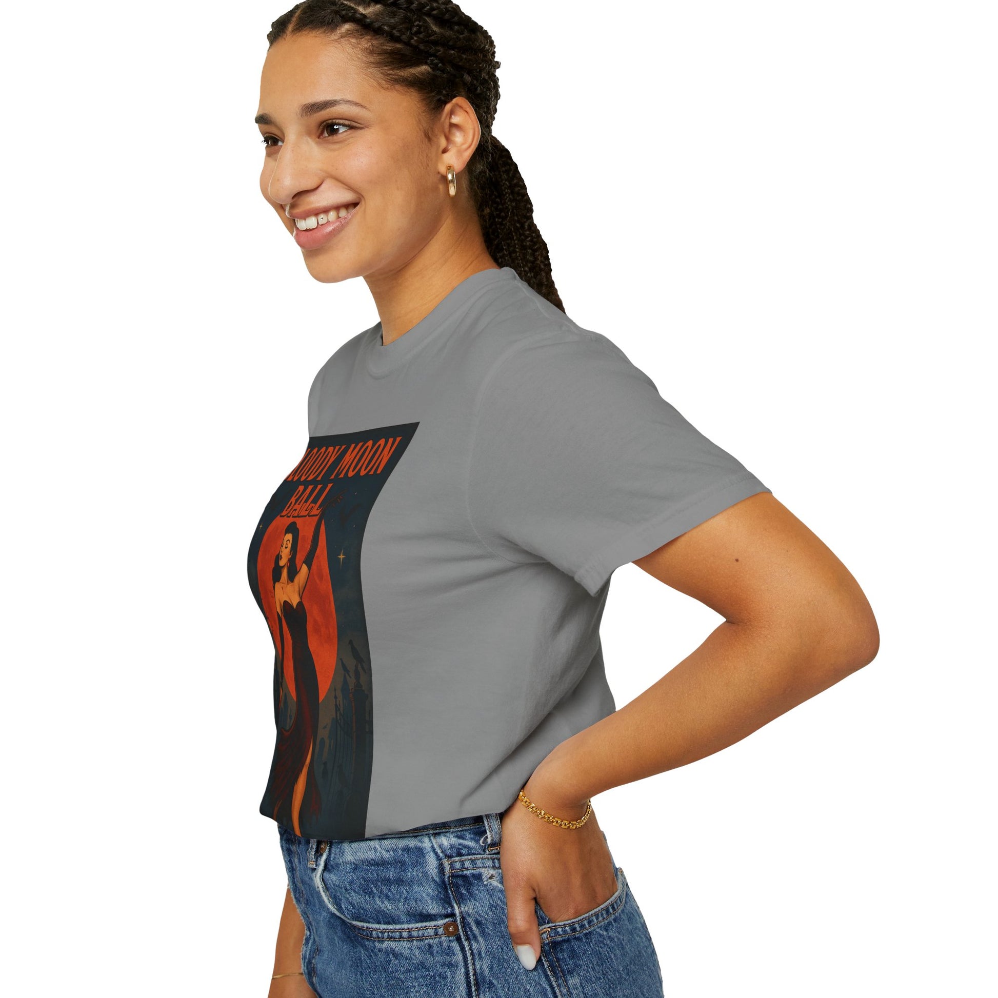 Bloody Moon Halloween Unisex T-Shirt – Vampire Retro Graphic Tee, Vintage Horror Spooky Top, Scary Season Shirt - Madame Soulière