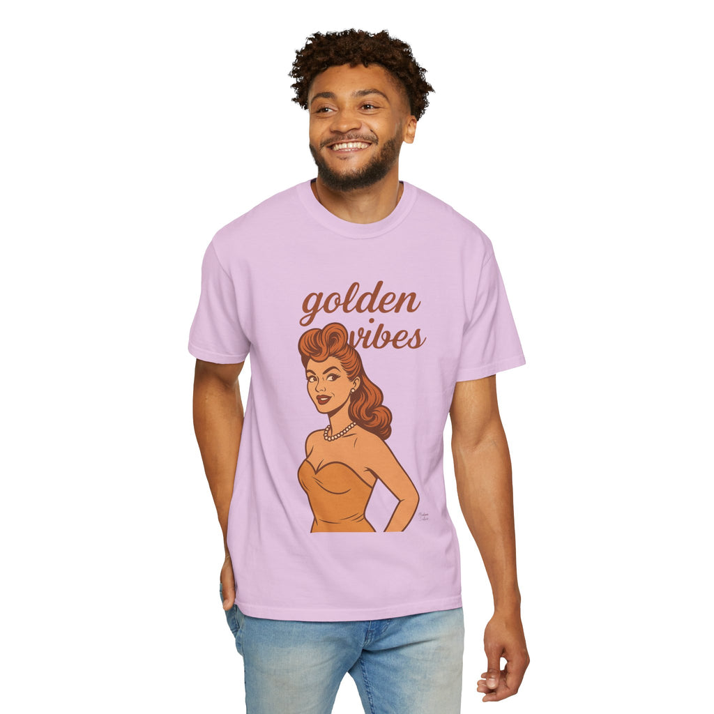 Golden Vibes – Retro Pin-Up Vintage T-Shirt