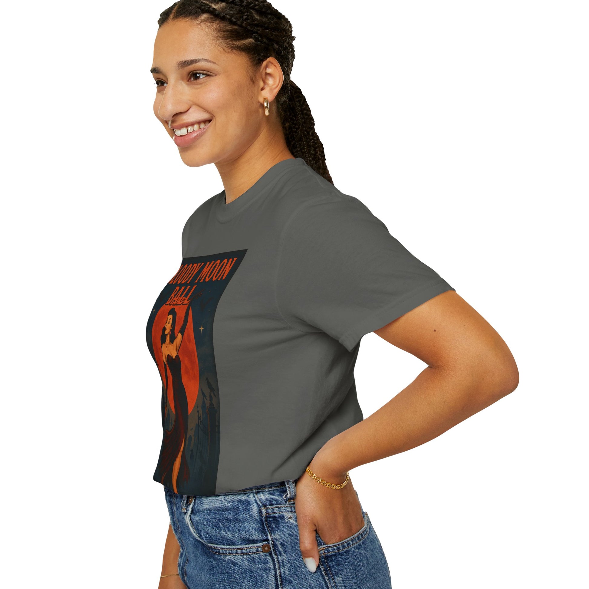 Bloody Moon Halloween Unisex T-Shirt – Vampire Retro Graphic Tee, Vintage Horror Spooky Top, Scary Season Shirt - Madame Soulière