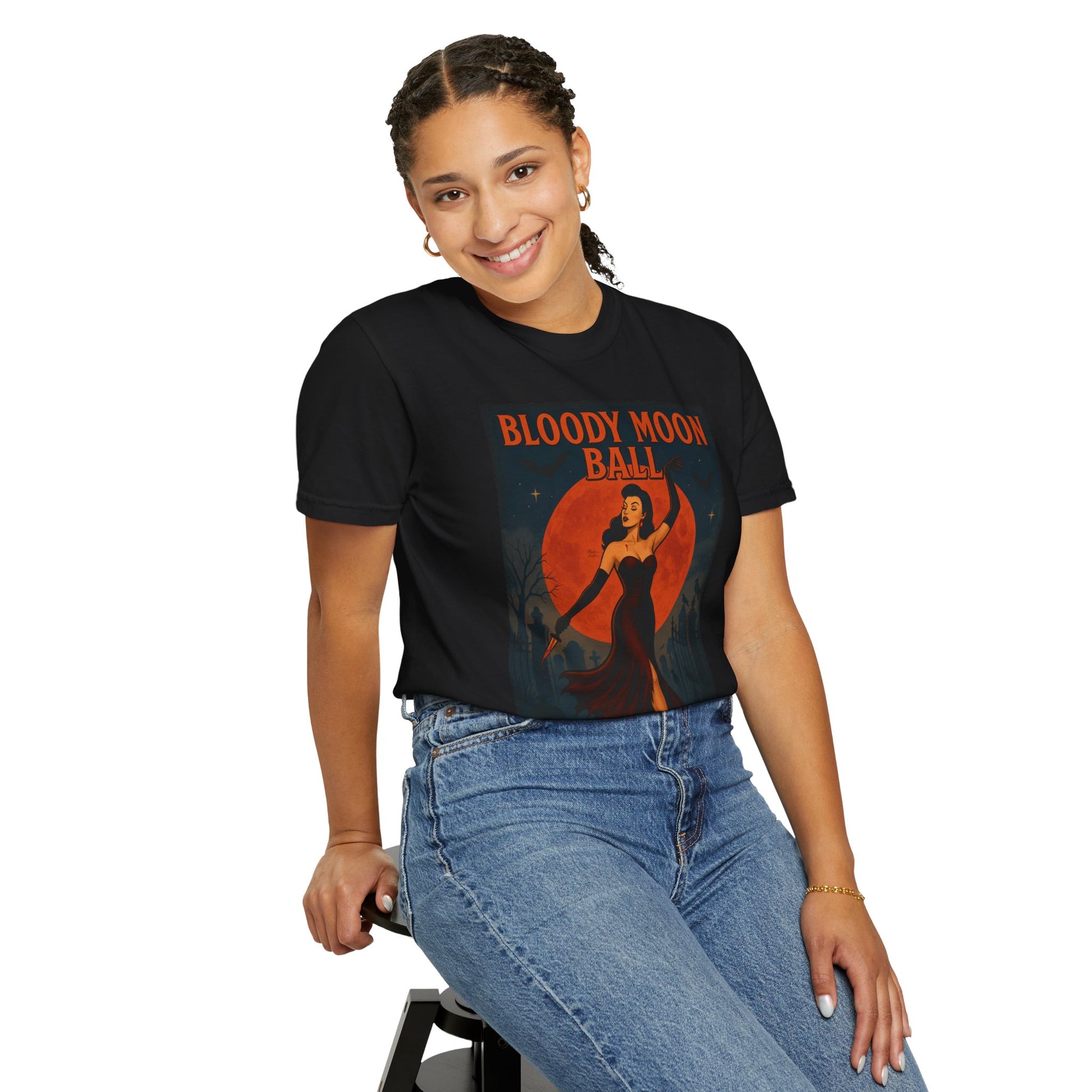 Bloody Moon Halloween Unisex T-Shirt – Vampire Retro Graphic Tee, Vintage Horror Spooky Top, Scary Season Shirt - Madame Soulière