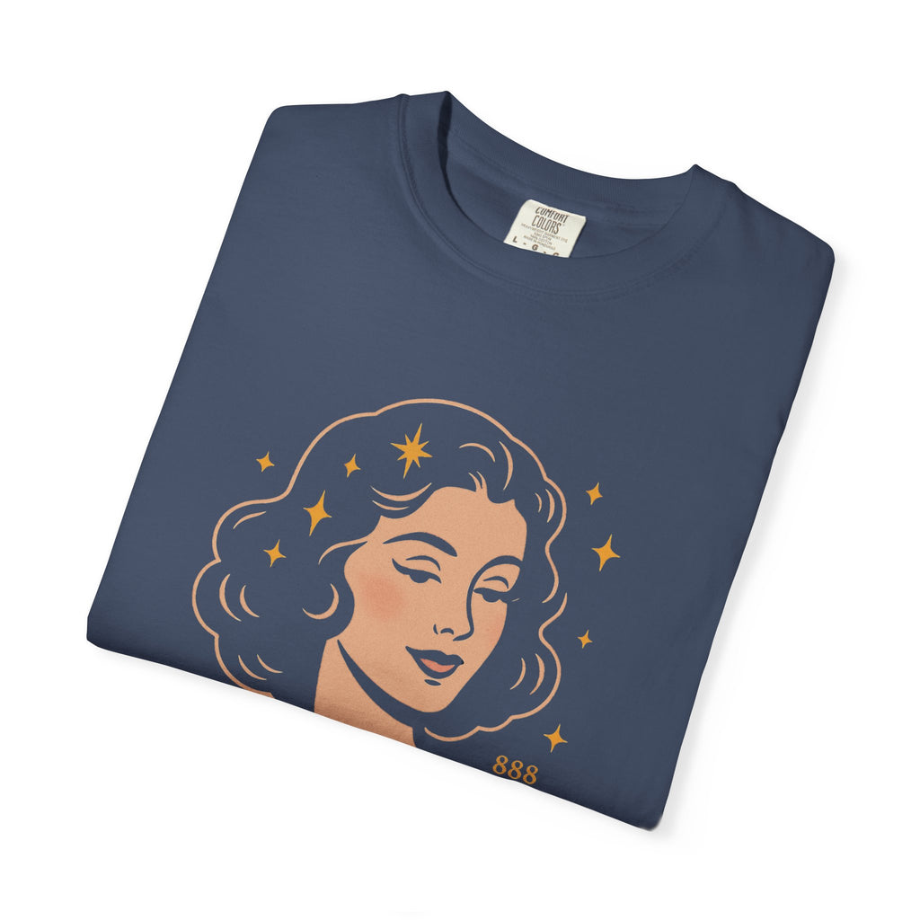 Divine Darling – Retro Pin-Up Vintage T-Shirt