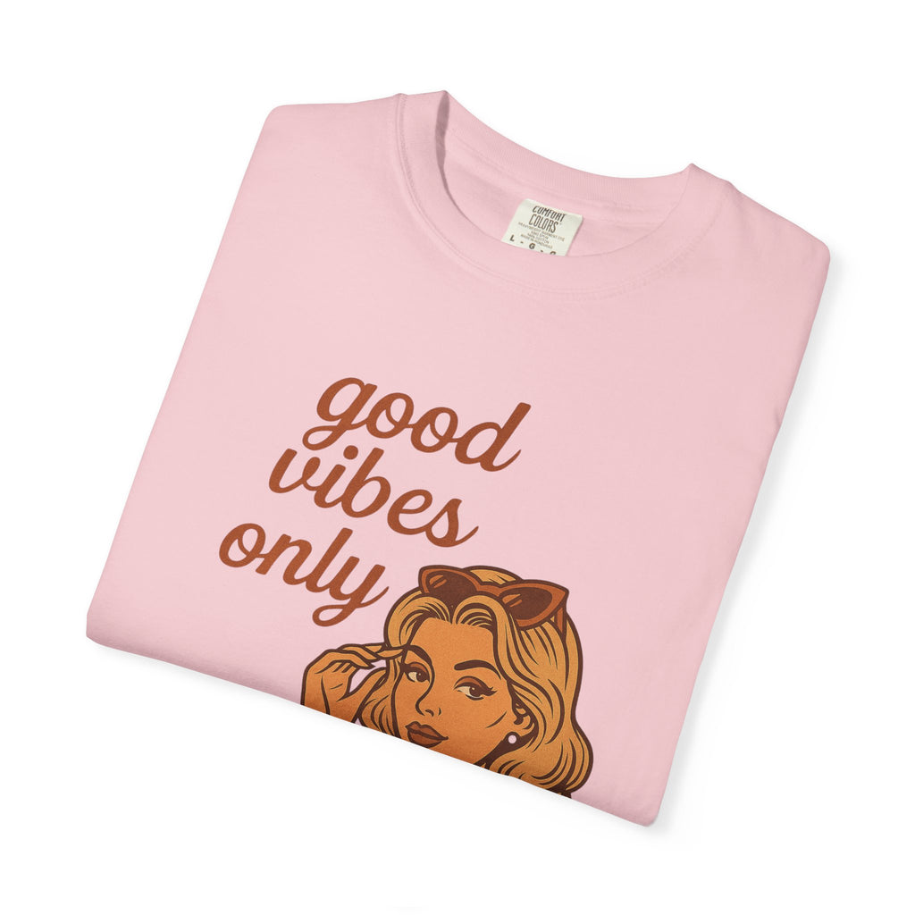 Good Vibes Only – Retro Pin-Up Vintage T-Shirt