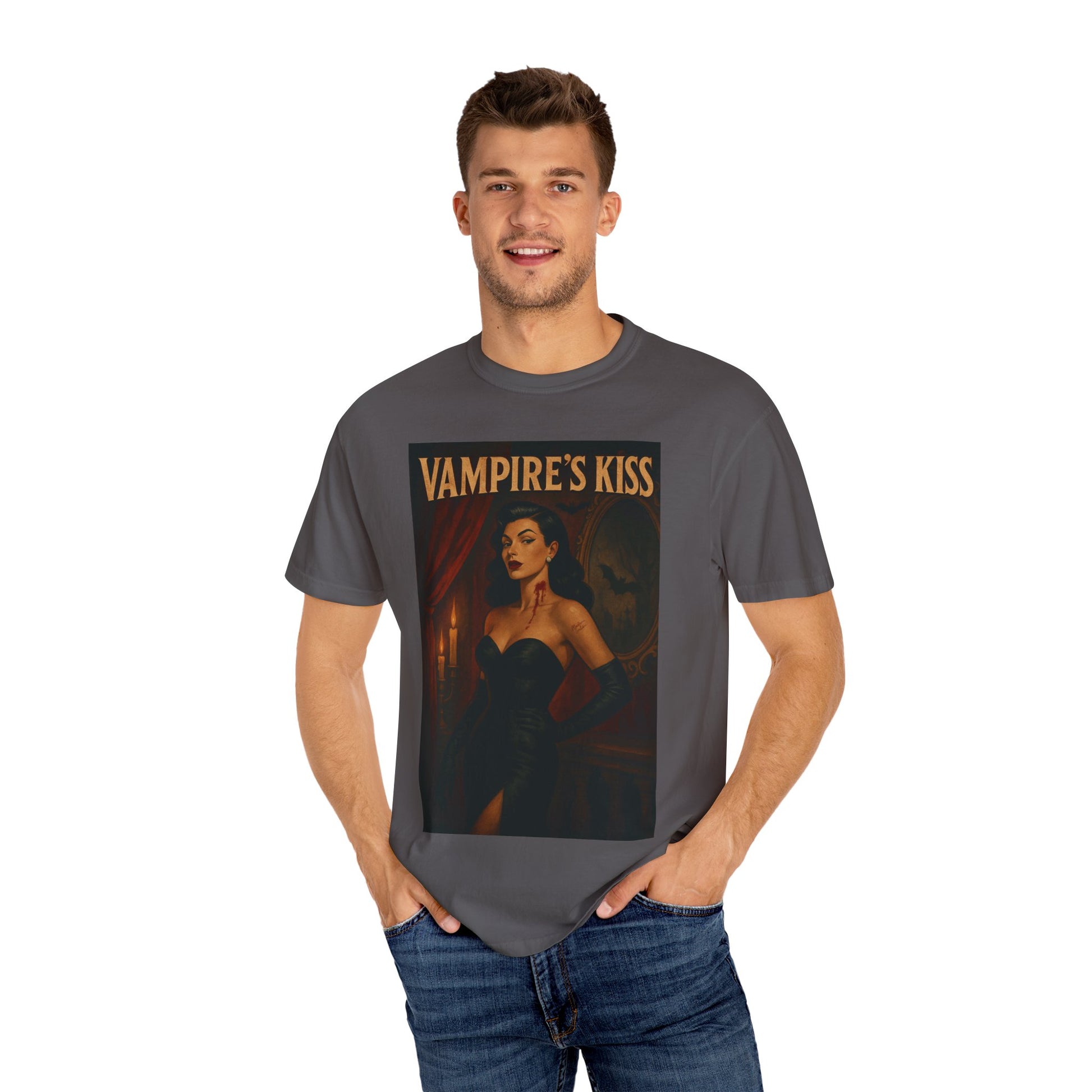 Vampire’s Kiss Halloween Unisex T-Shirt – Retro Vintage Vampire Graphic Tee, Spooky Horror Unisex Top, Gothic Scary Season Shirt - Madame Soulière