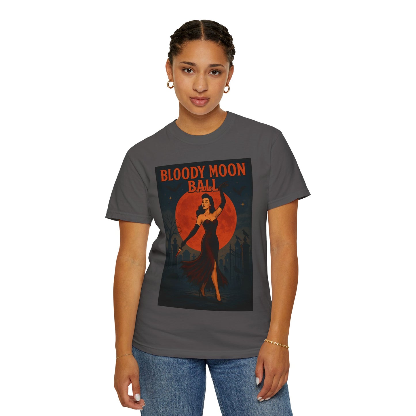 Bloody Moon Halloween Unisex T-Shirt – Vampire Retro Graphic Tee, Vintage Horror Spooky Top, Scary Season Shirt - Madame Soulière