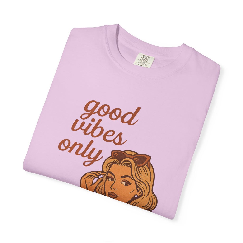 Good Vibes Only – Retro Pin-Up Vintage T-Shirt