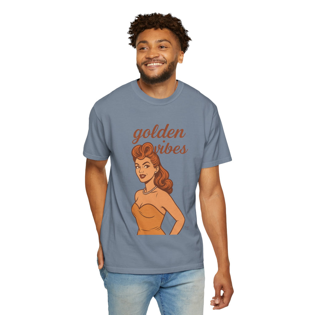 Golden Vibes – Retro Pin-Up Vintage T-Shirt