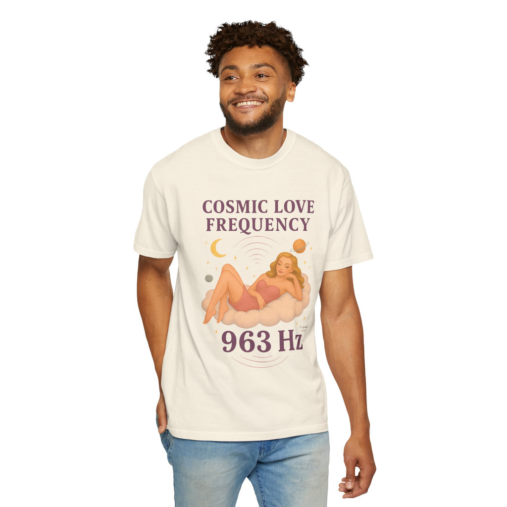 Cosmic Feminine Frequency – Retro Pin-Up Vintage T-Shirt