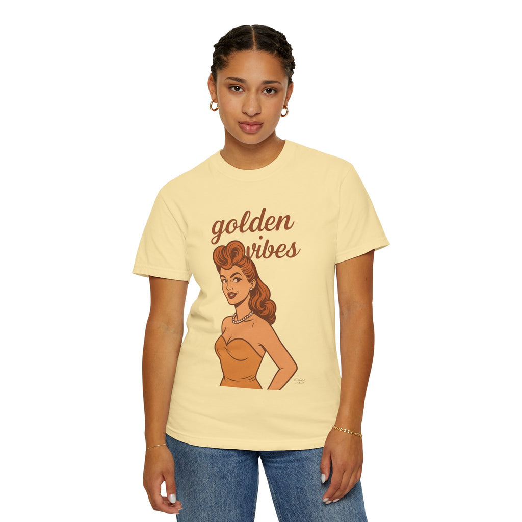 Golden Vibes – Retro Pin-Up Vintage T-Shirt