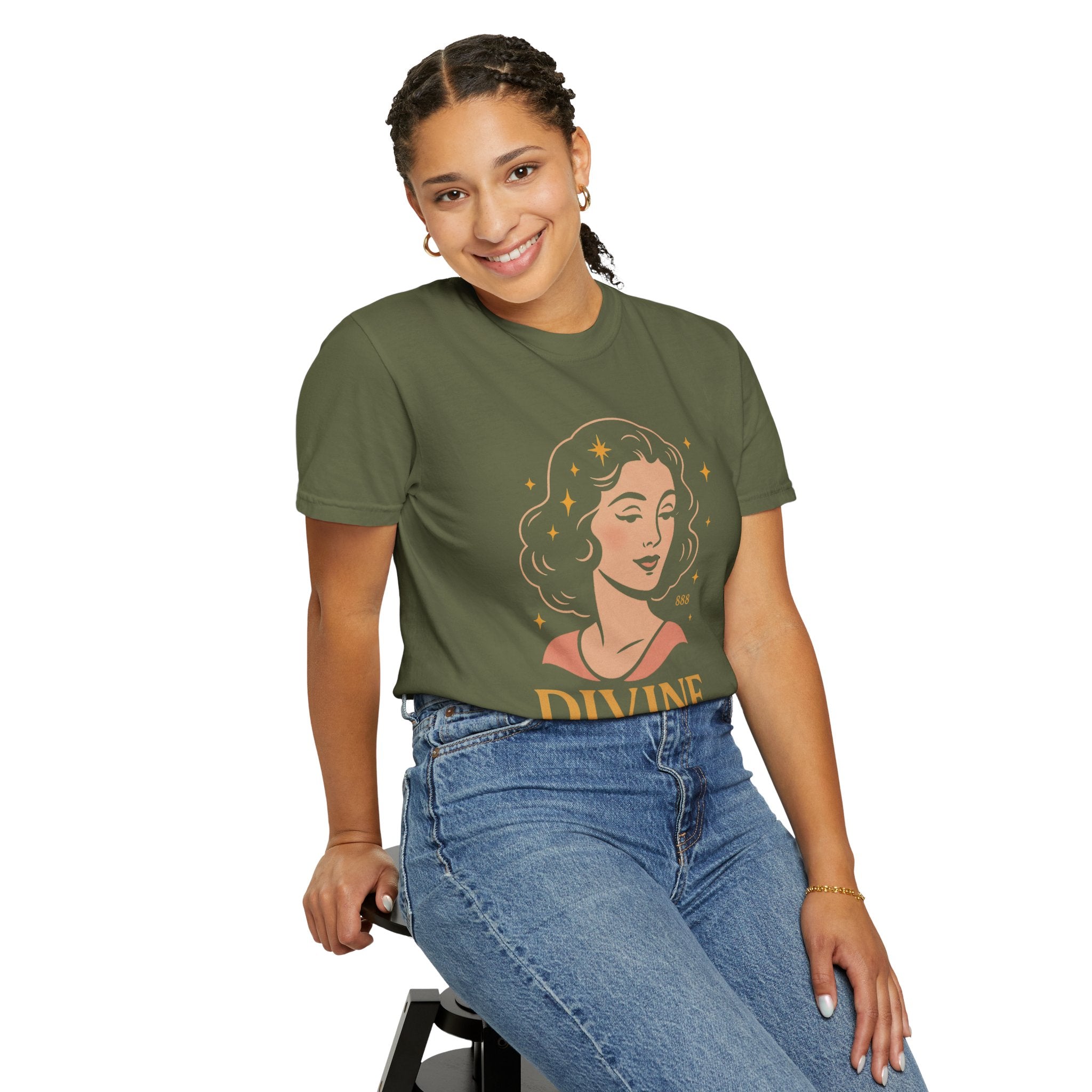 Divine Darling – Retro Pin-Up Vintage T-Shirt