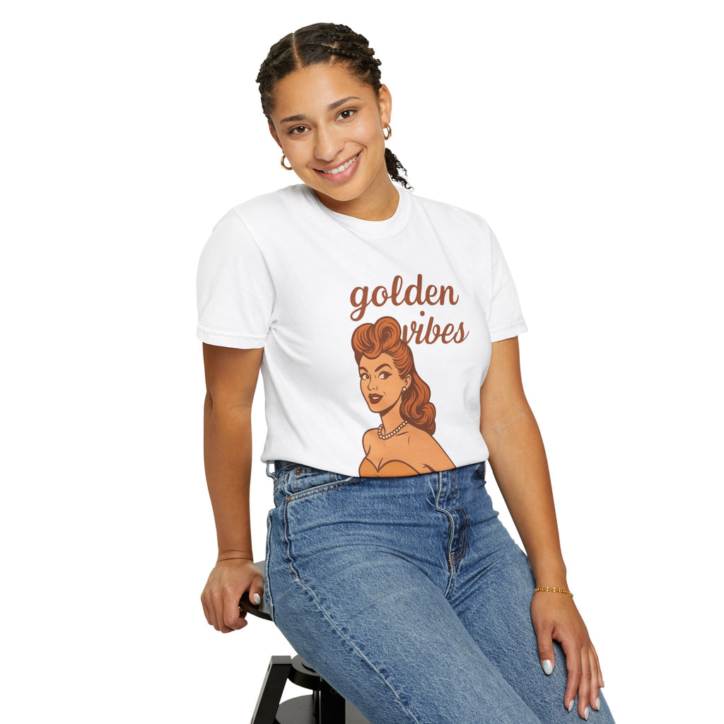 Golden Vibes – Retro Pin-Up Vintage T-Shirt