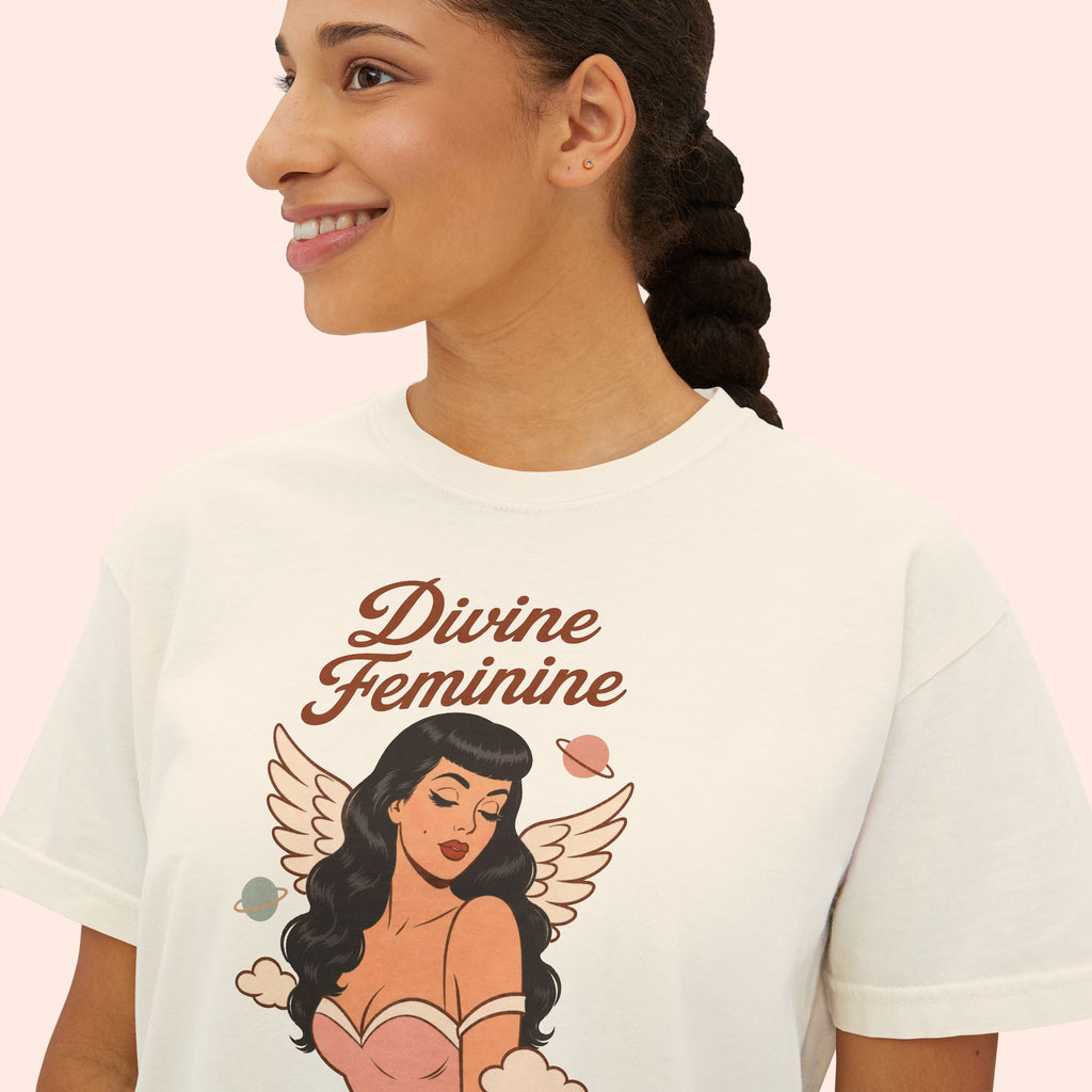 Divine Feminine - Retro Pin Up Celestial Graphic Boxy T-Shirt