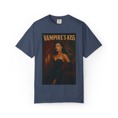 Vampire’s Kiss Halloween Unisex T-Shirt – Retro Vintage Vampire Graphic Tee, Spooky Horror Unisex Top, Gothic Scary Season Shirt - Madame Soulière