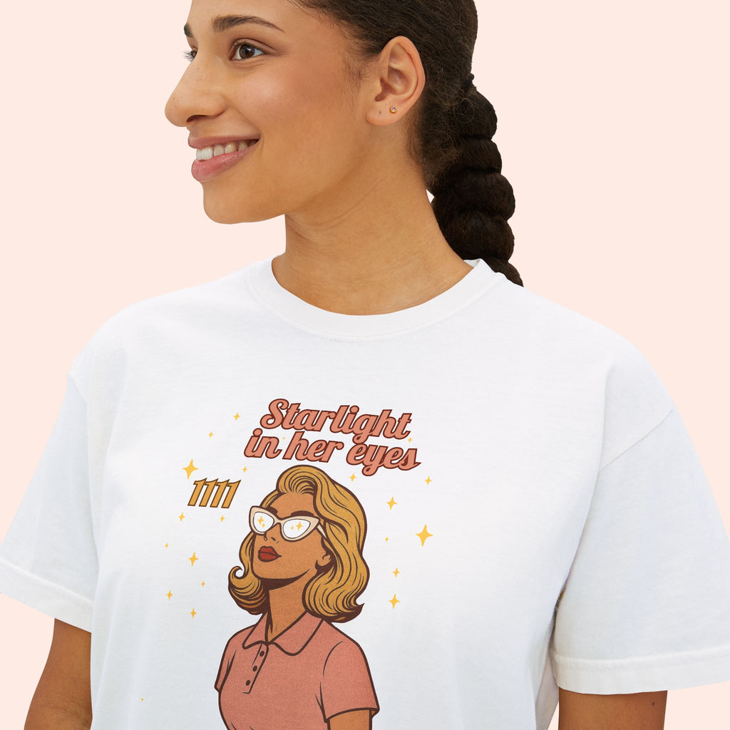 Starlight in Her Eyes 1111 – Retro Vintage Boxy T-Shirt
