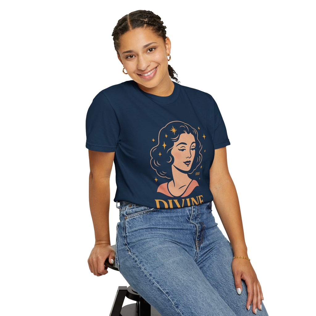 Divine Darling – Retro Pin-Up Vintage T-Shirt
