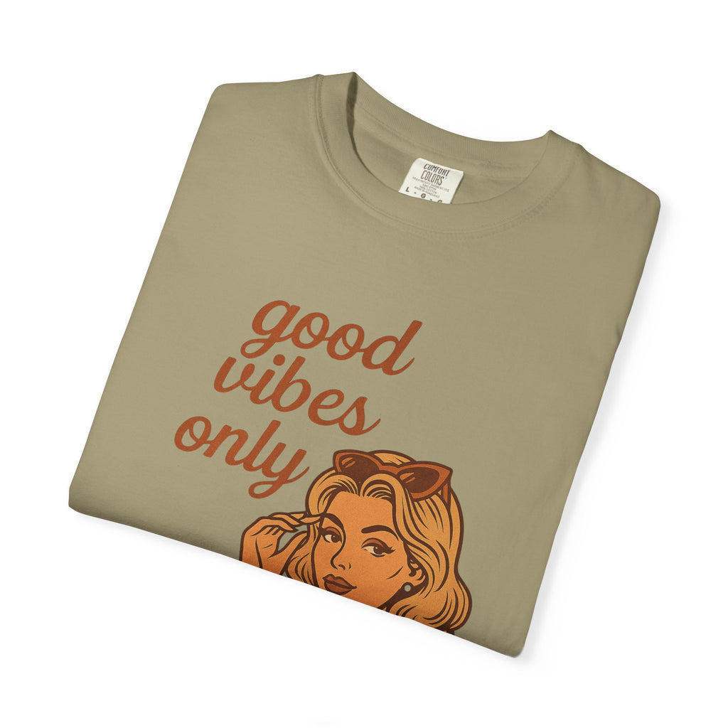 Good Vibes Only – Retro Pin-Up Vintage T-Shirt