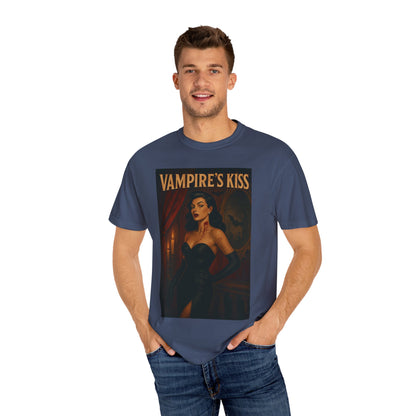 Vampire’s Kiss Halloween Unisex T-Shirt – Retro Vintage Vampire Graphic Tee, Spooky Horror Unisex Top, Gothic Scary Season Shirt - Madame Soulière