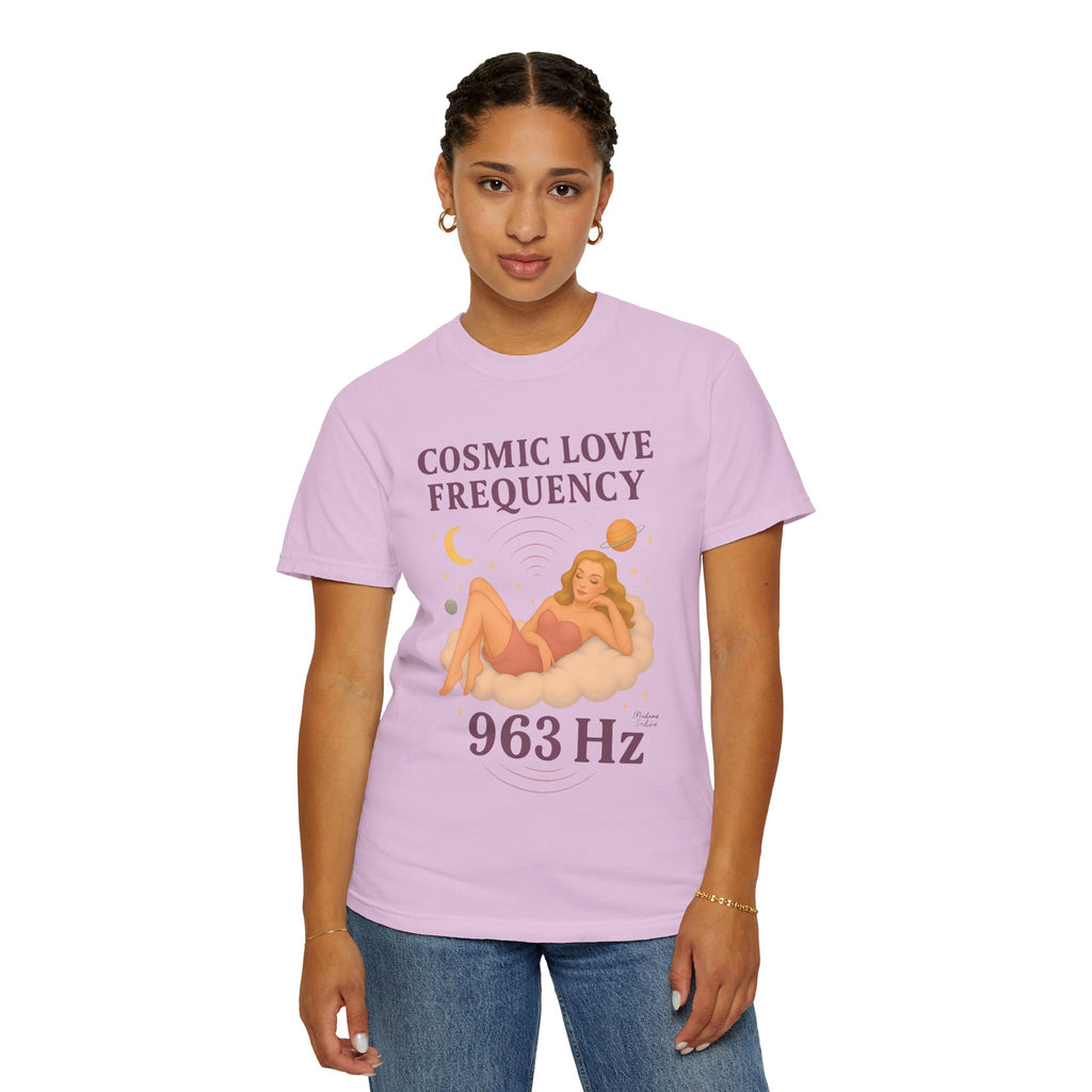 Cosmic Feminine Frequency – Retro Pin-Up Vintage T-Shirt