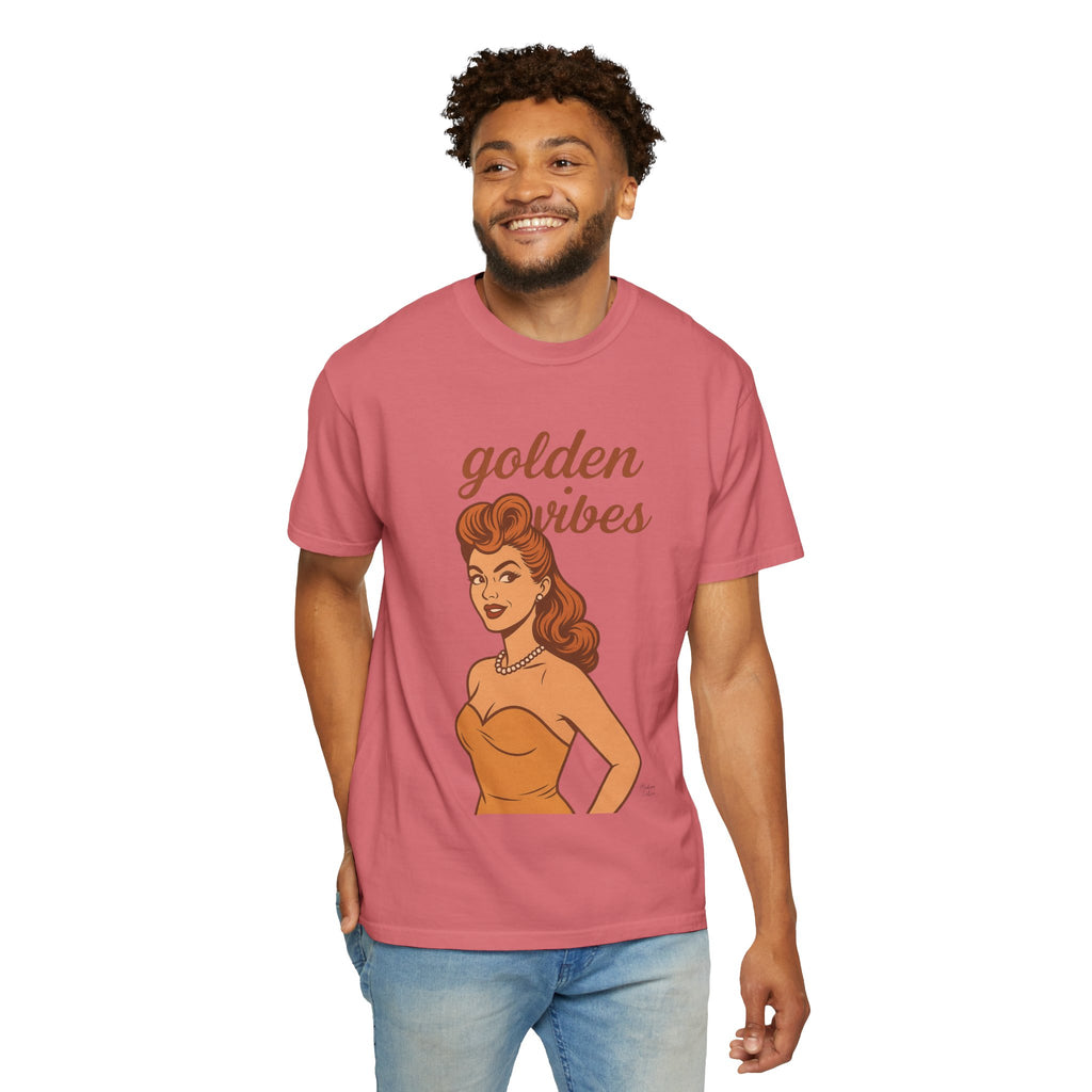 Golden Vibes – Retro Pin-Up Vintage T-Shirt