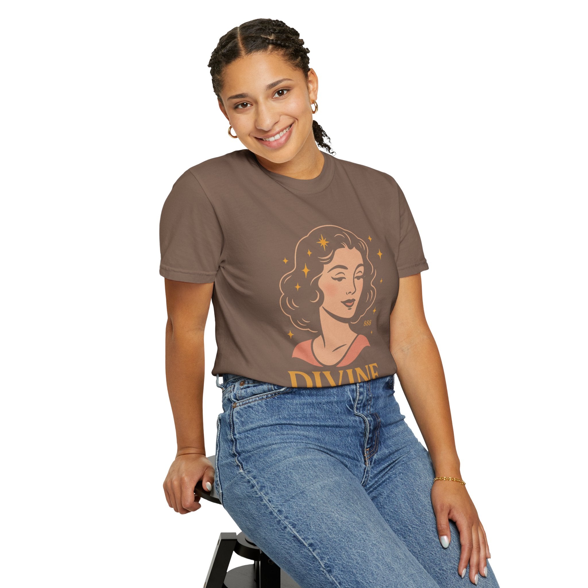 Divine Darling – Retro Pin-Up Vintage T-Shirt