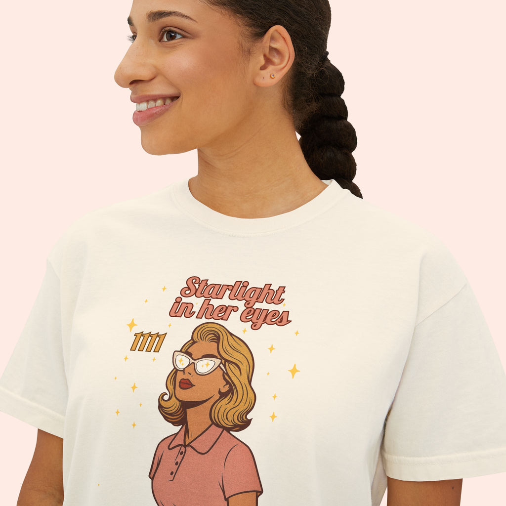Starlight in Her Eyes 1111 – Retro Vintage Boxy T-Shirt