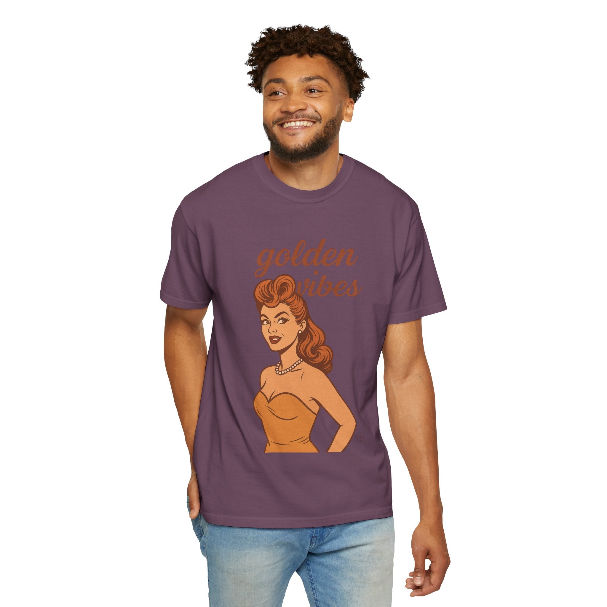 Golden Vibes – Retro Pin-Up Vintage T-Shirt