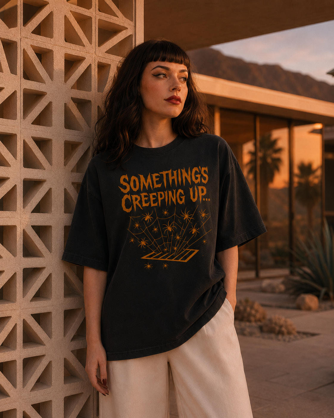 Something’s Creeping Up… – Vintage Horror Long Boxy T-Shirt