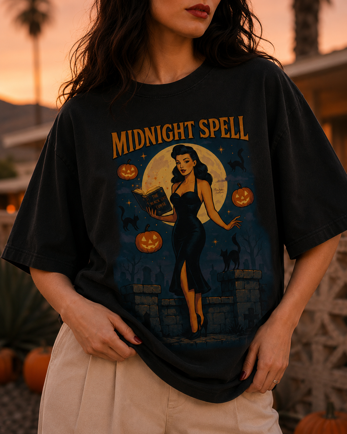 Midnight Spell – Retro Pin-Up Witch Halloween Long Boxy T-Shirt