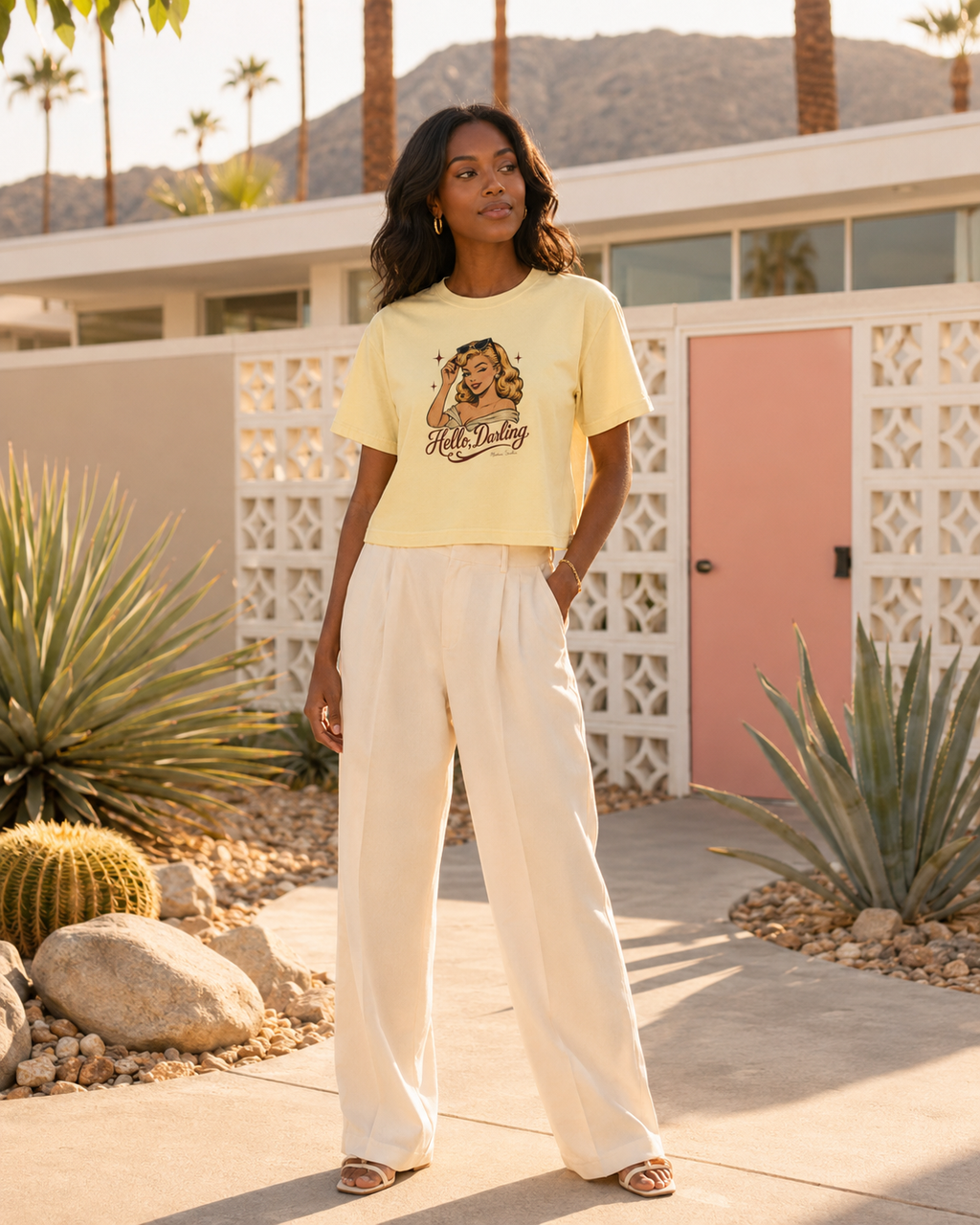 Hello Darling - Retro Pin-Up Graphic Boxy T-Shirt